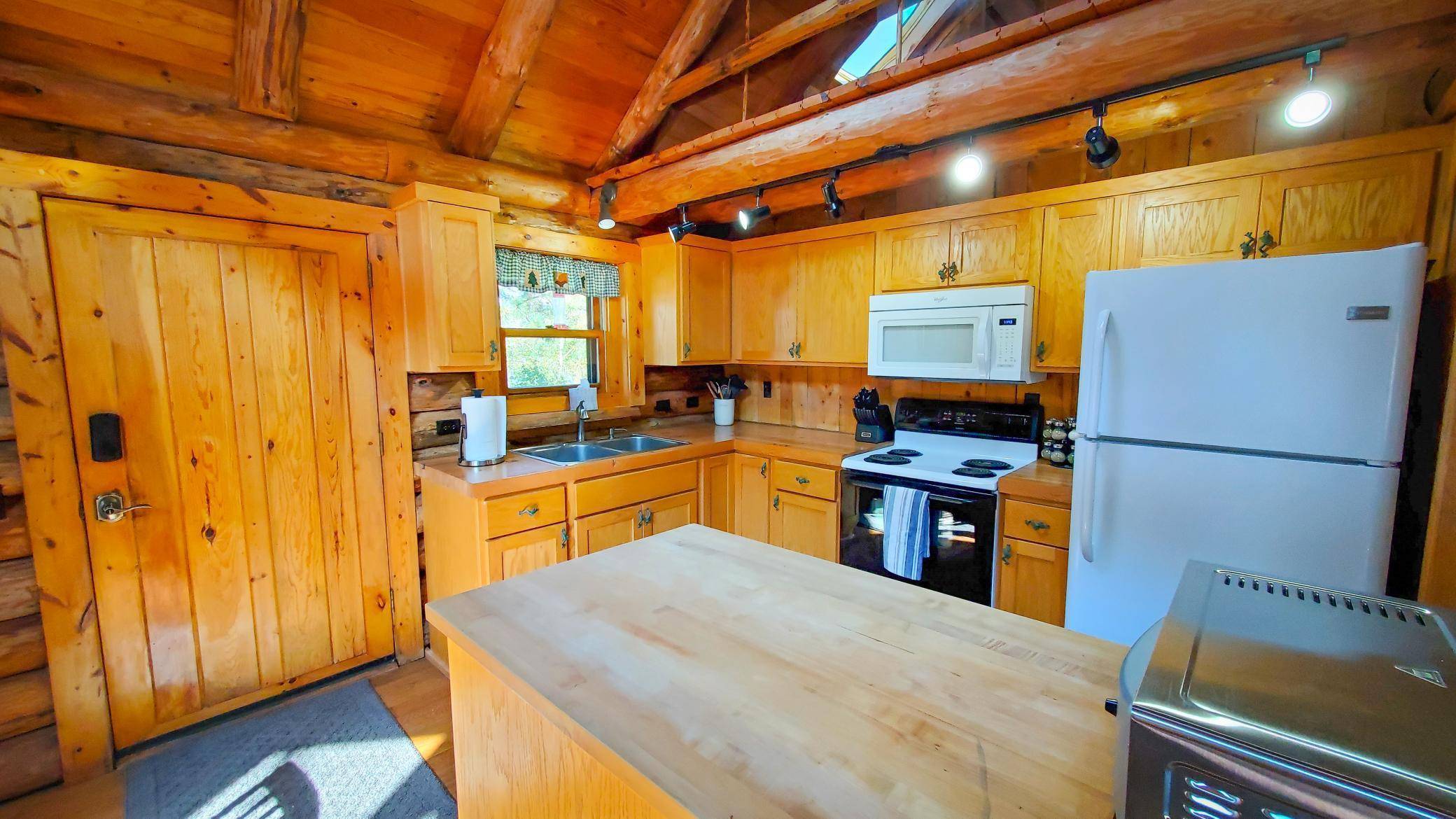 14185 Shoreline TRL, Bagley, MN 56621