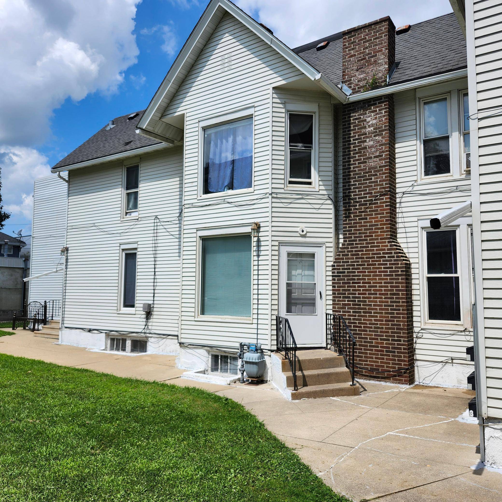 104 1st ST SW, Austin, MN 55912