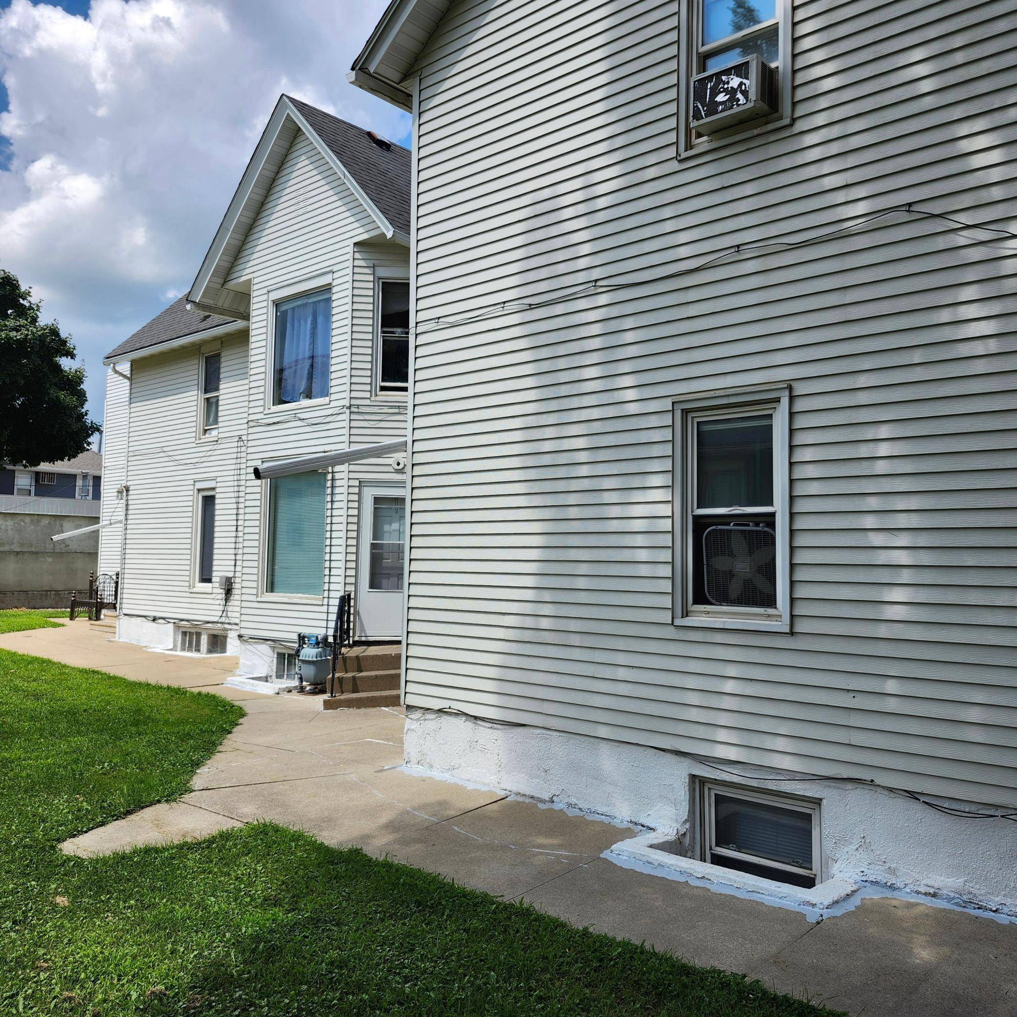 104 1st ST SW, Austin, MN 55912