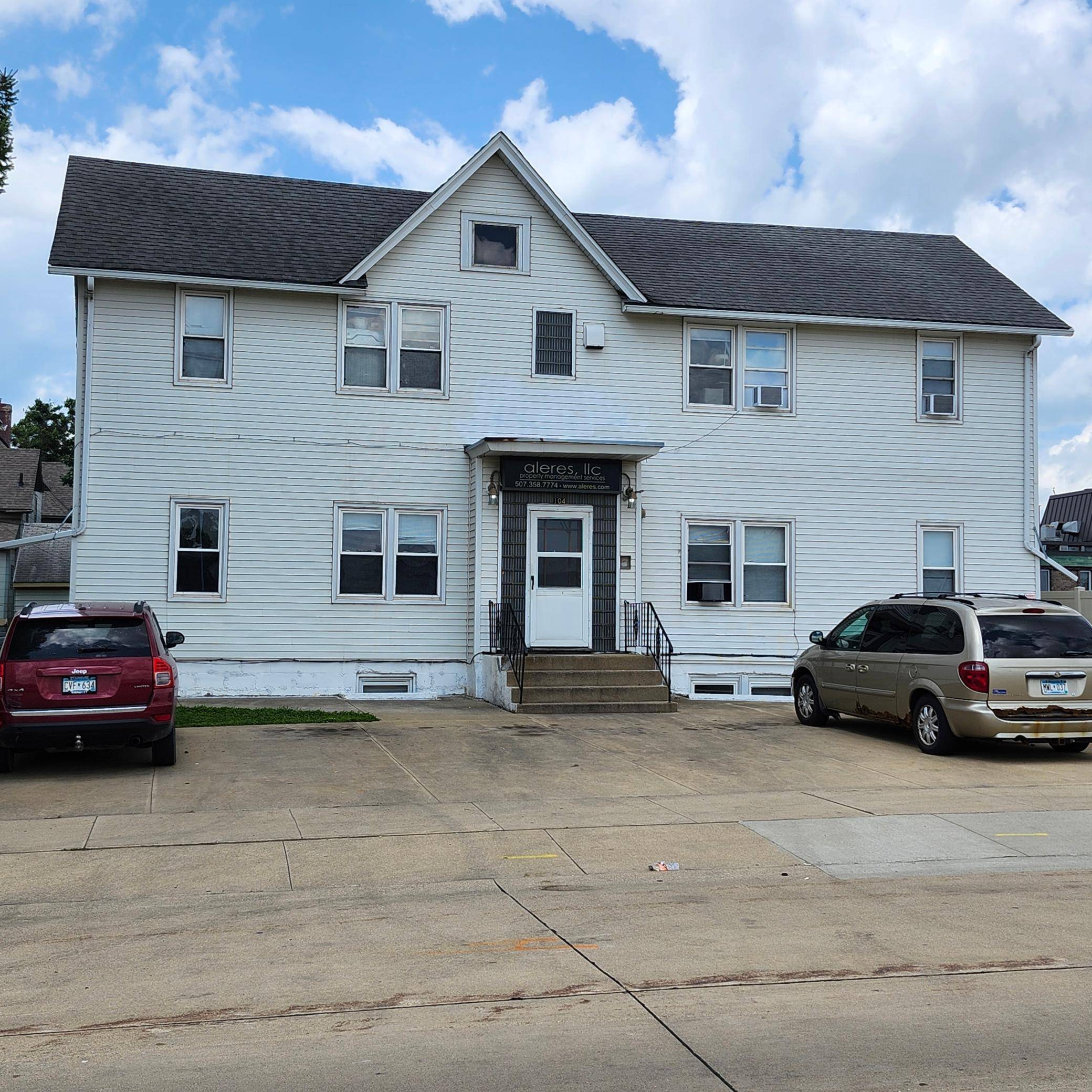 104 1st ST SW, Austin, MN 55912