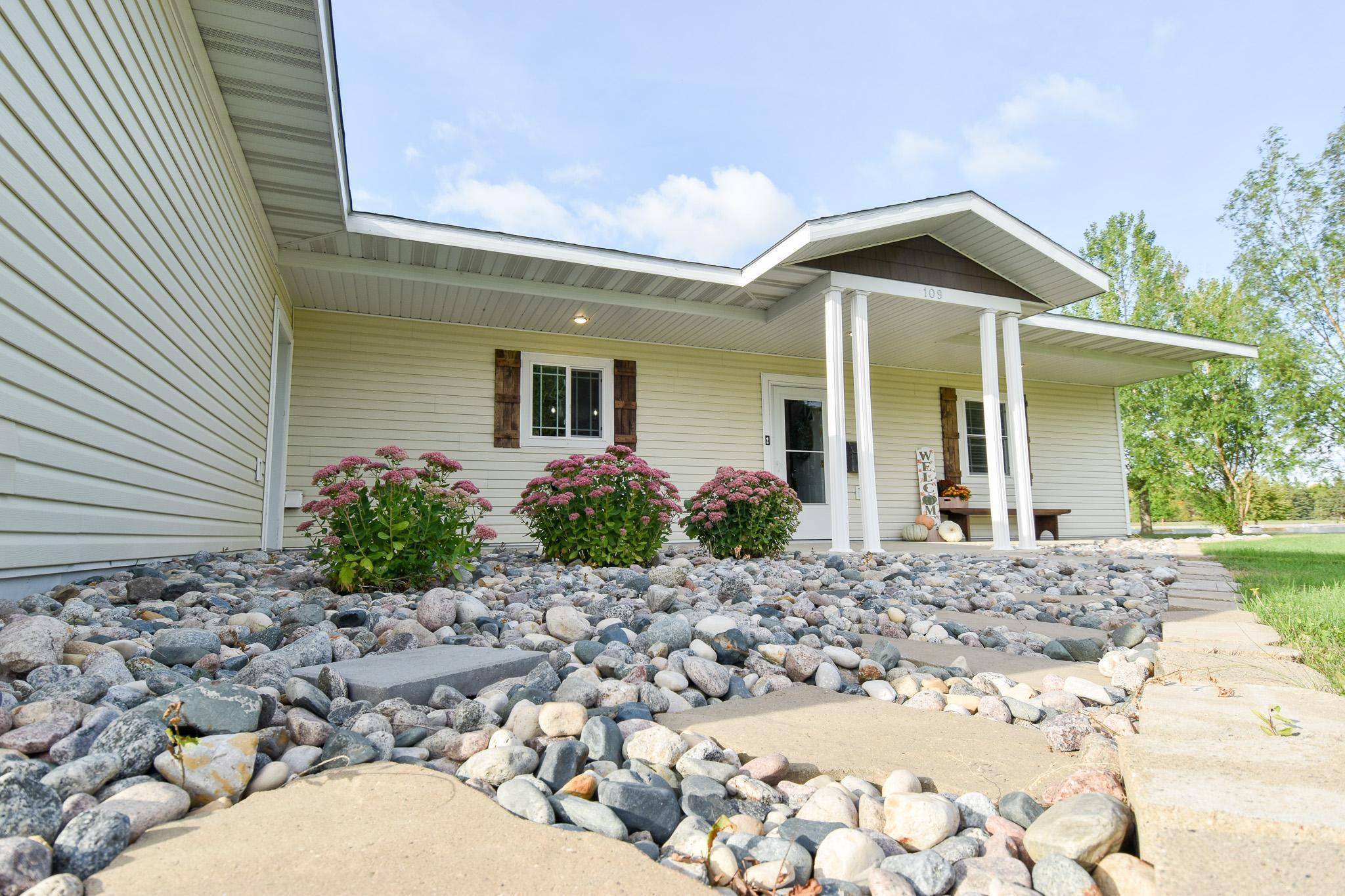 109 E 5th ST, Argyle, MN 56713