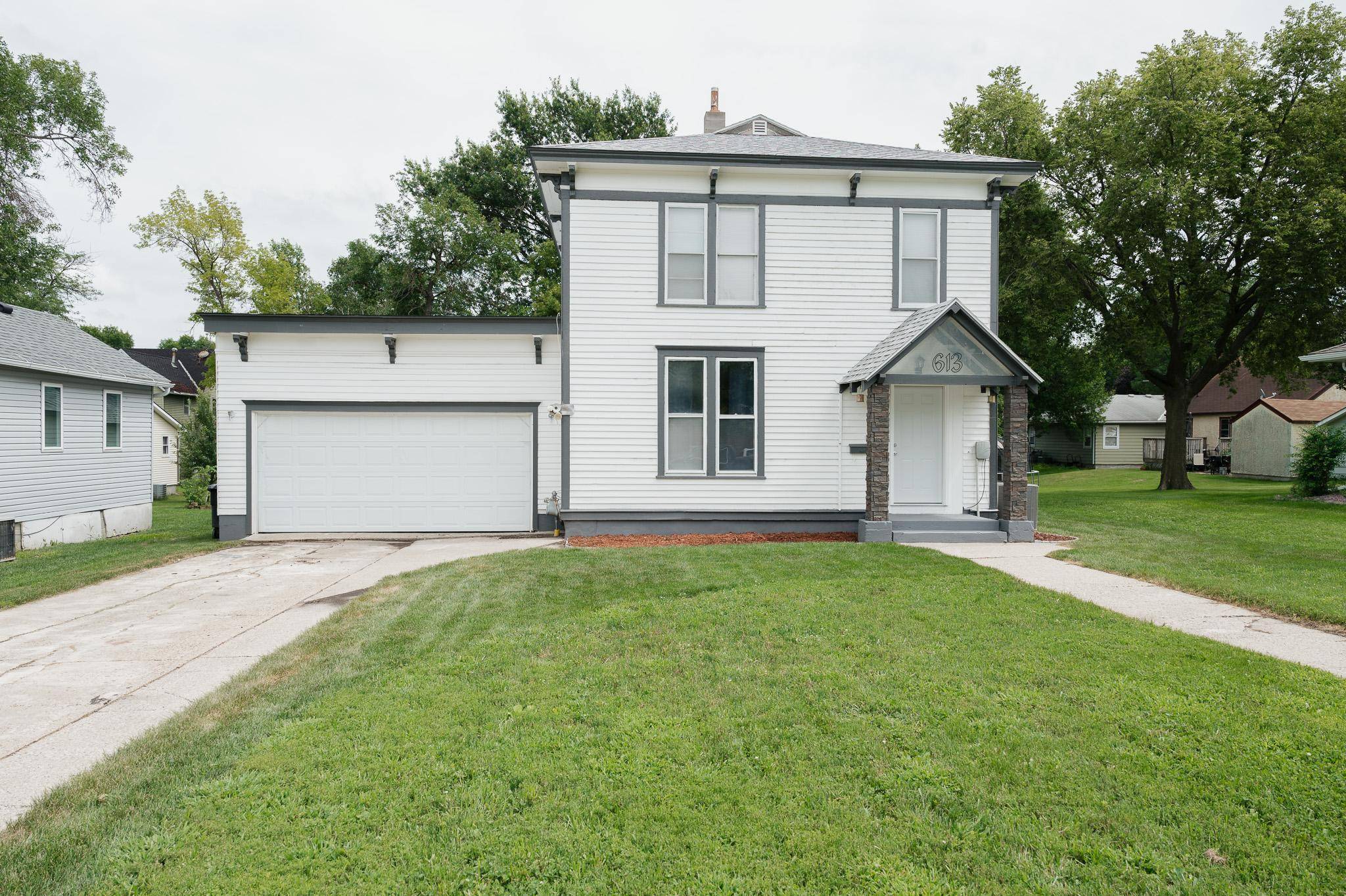 613 S Galbraith ST, Blue Earth, MN 56013