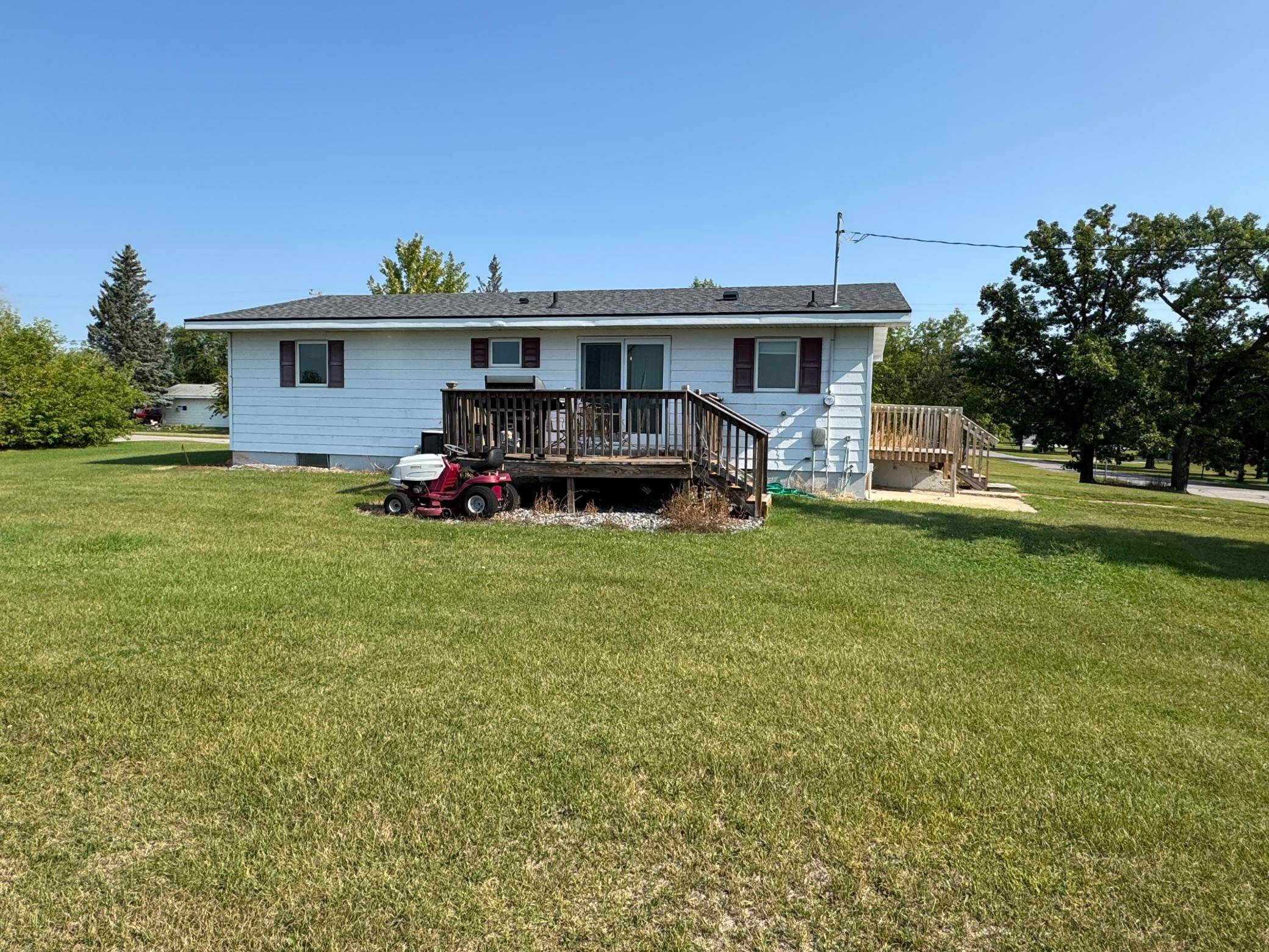 110 E Stokes AVE, Badger, MN 56714