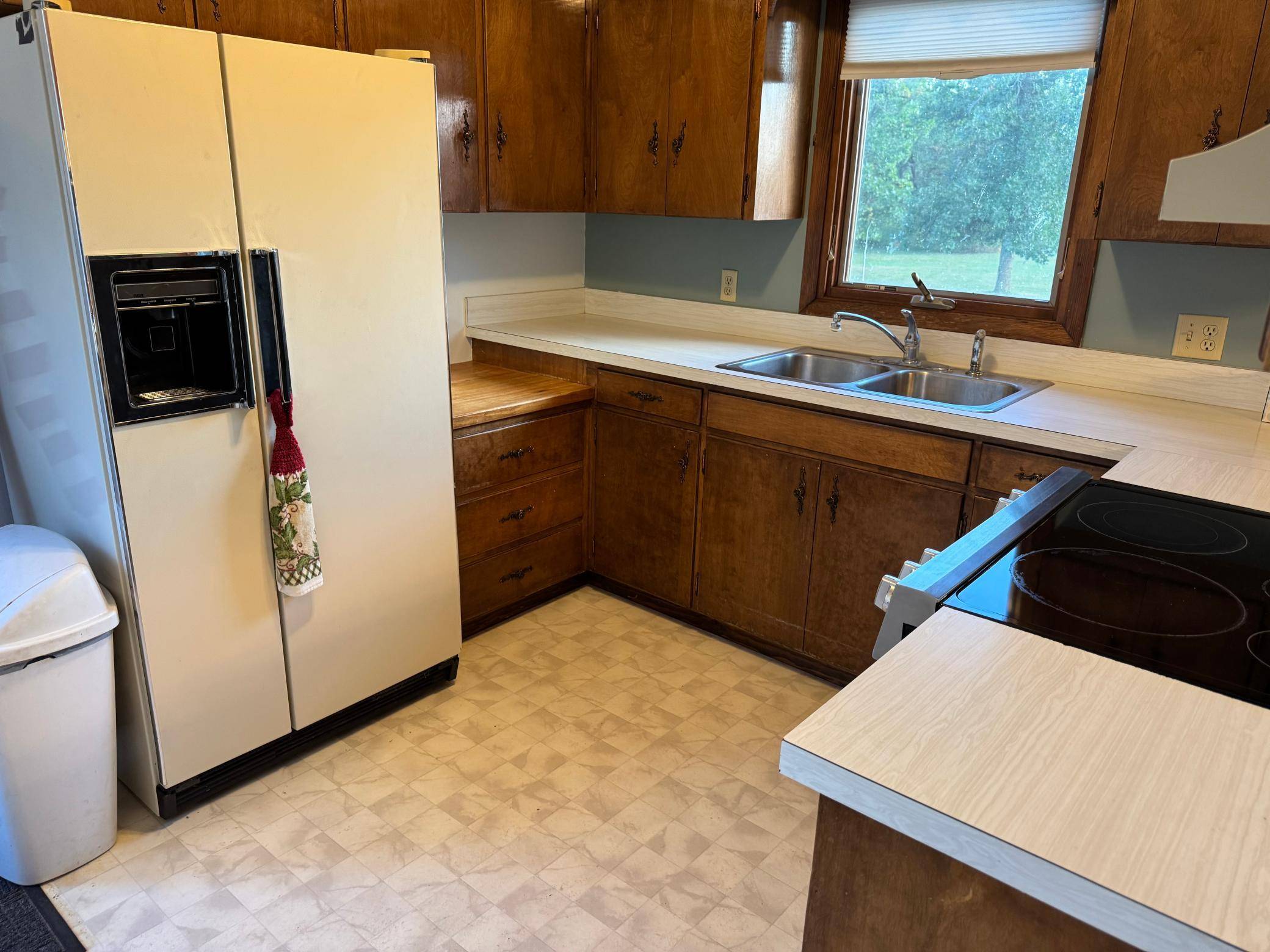 110 E Stokes AVE, Badger, MN 56714