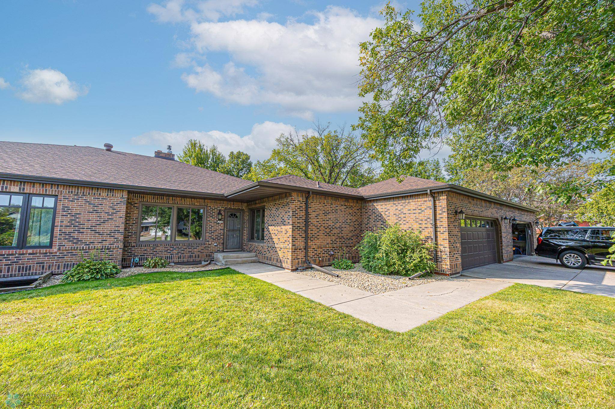 204 Oxbow CIR, Oxbow, ND 58047