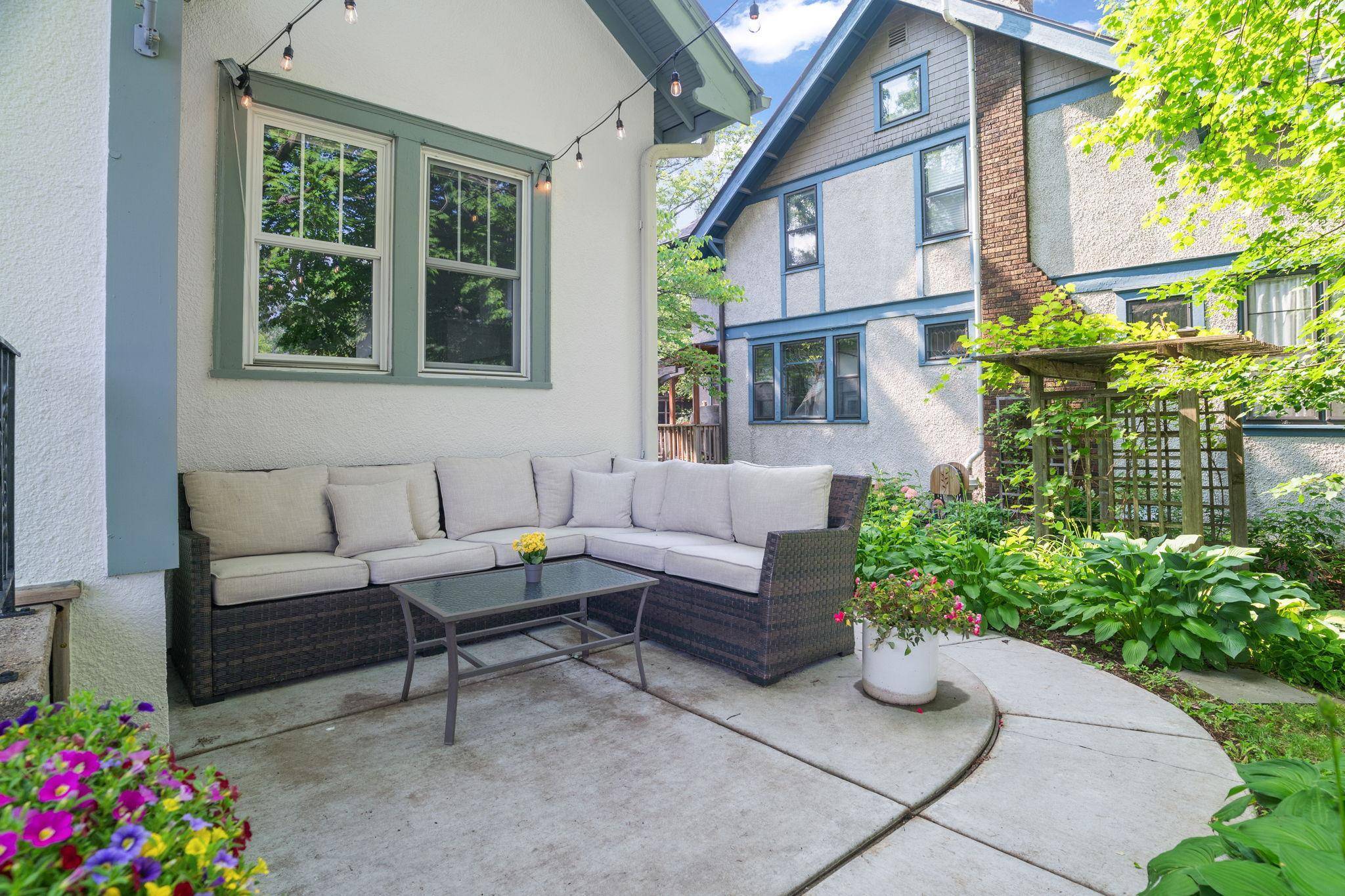 1511 Branston ST, Saint Paul, MN 55108