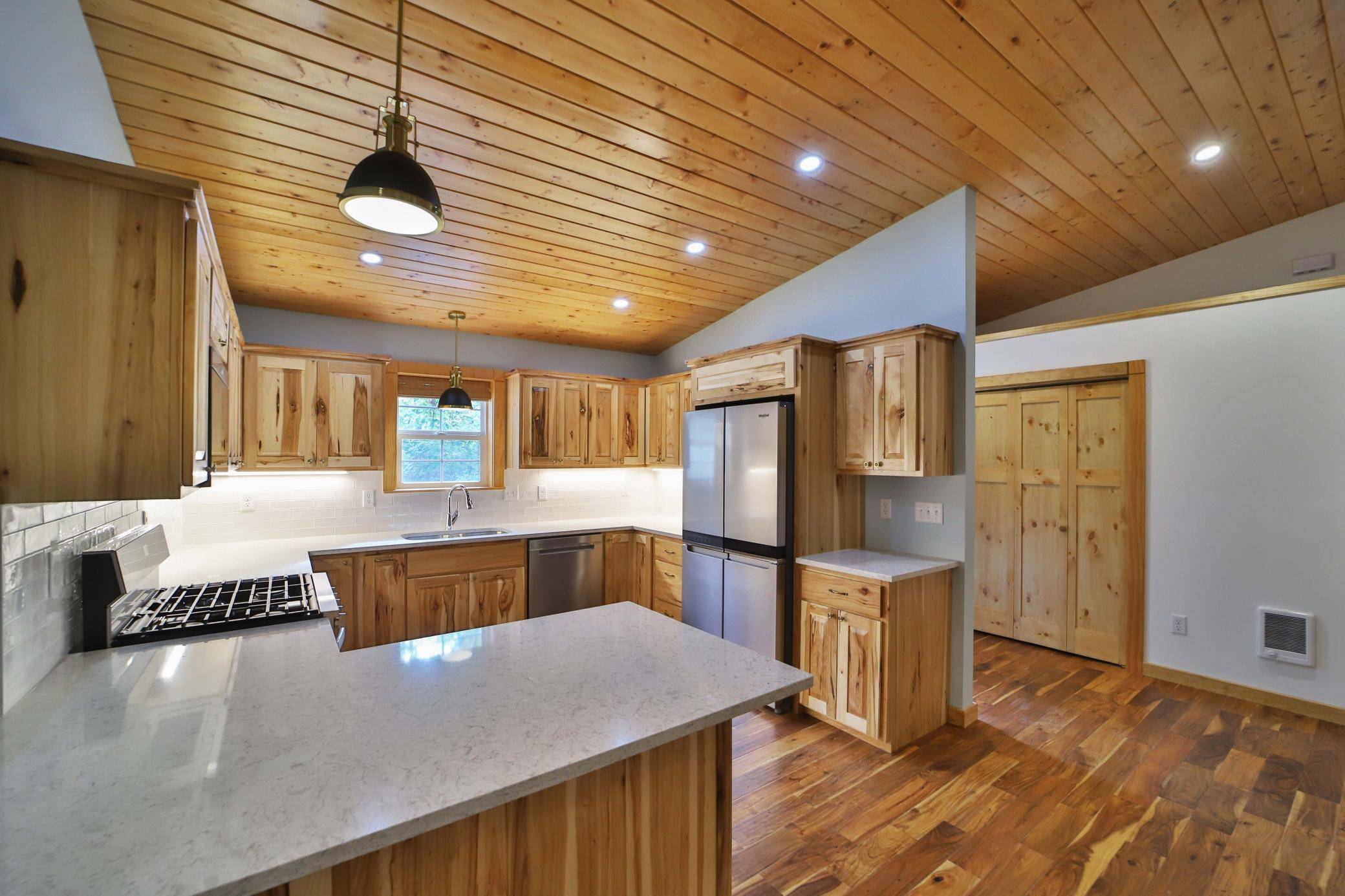 40161 Paradise DR, Browerville, MN 56438