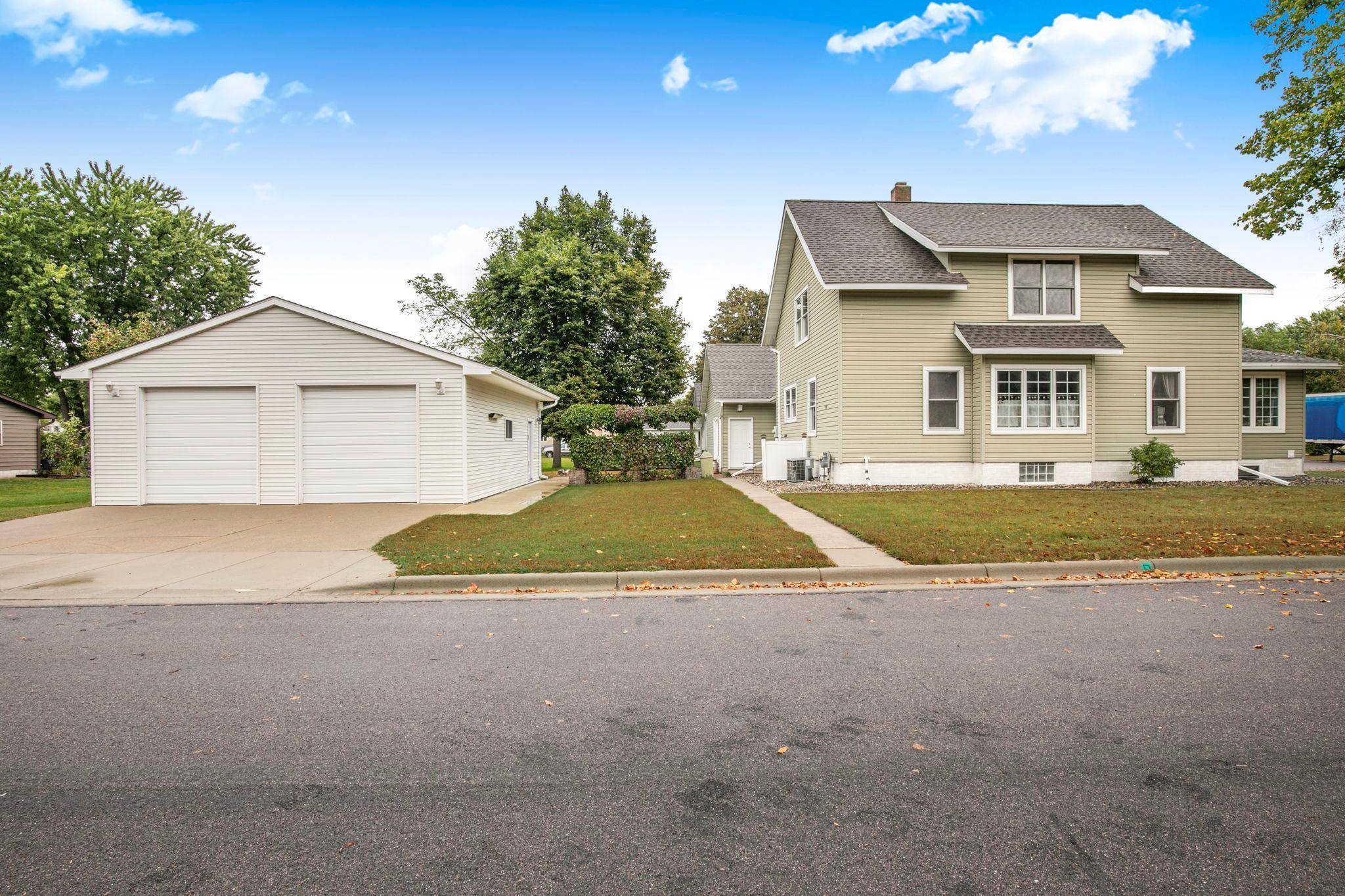 122 2nd AVE S, Brownton, MN 55312