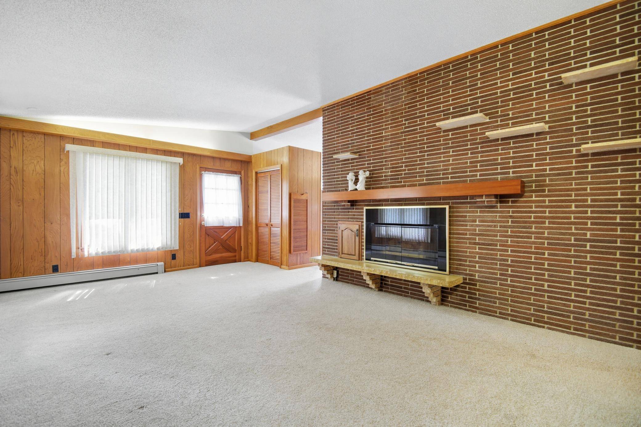 704 21st AVE NW, Austin, MN 55912
