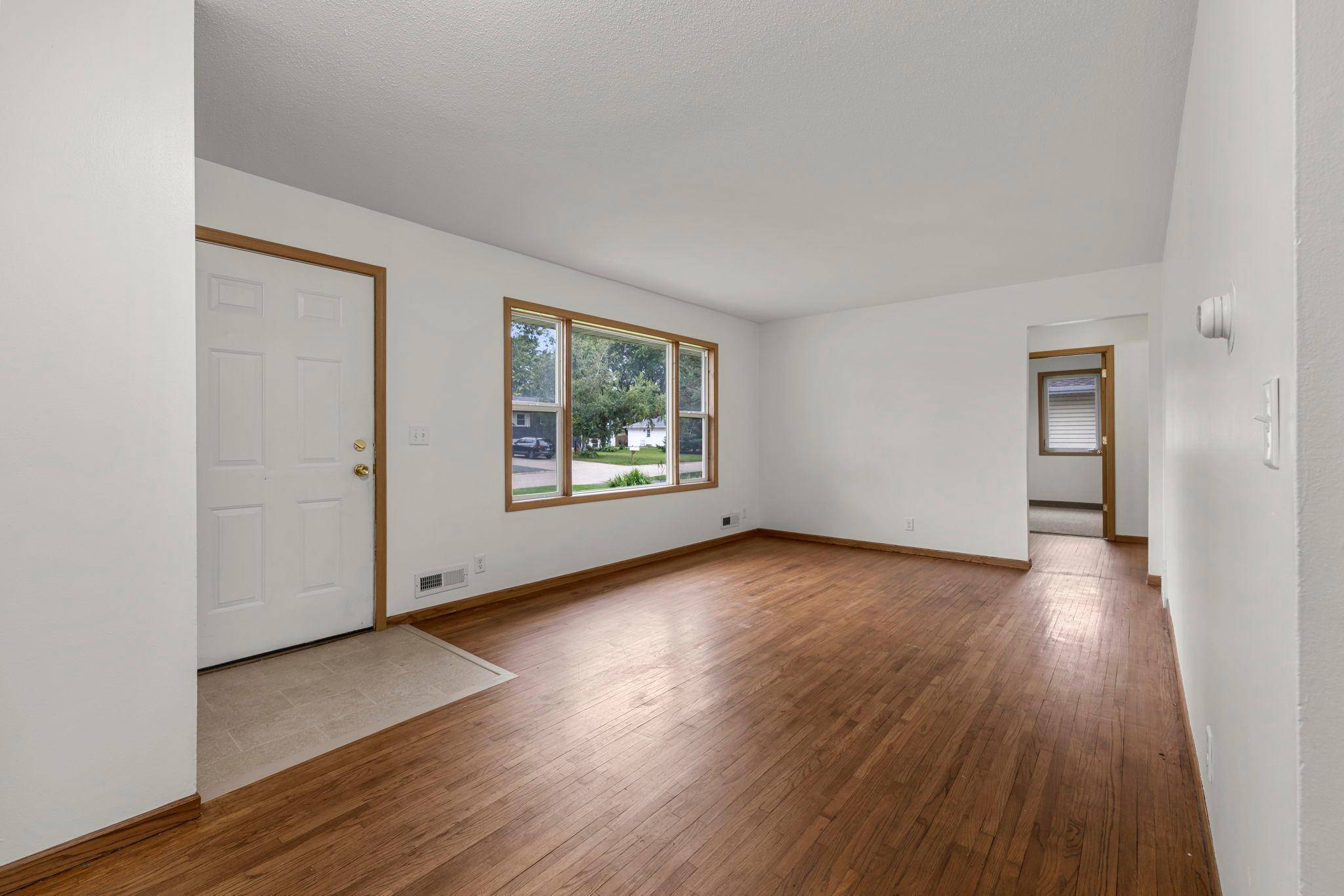 249 Elm DR, Apple Valley, MN 55124