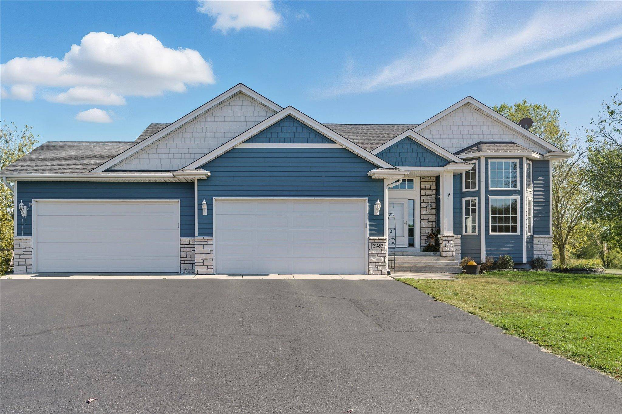 21453 Lena TRL, Big Lake, MN 55309