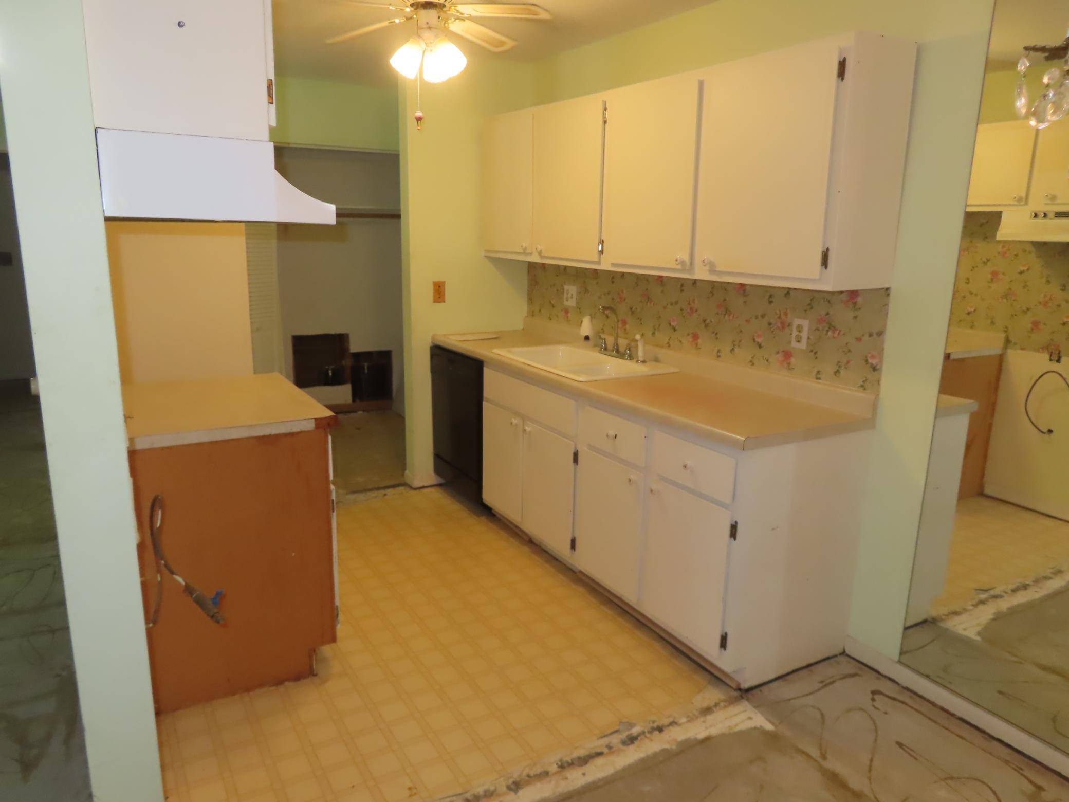 4201 Lakeside AVE N #103, Brooklyn Center, MN 55429