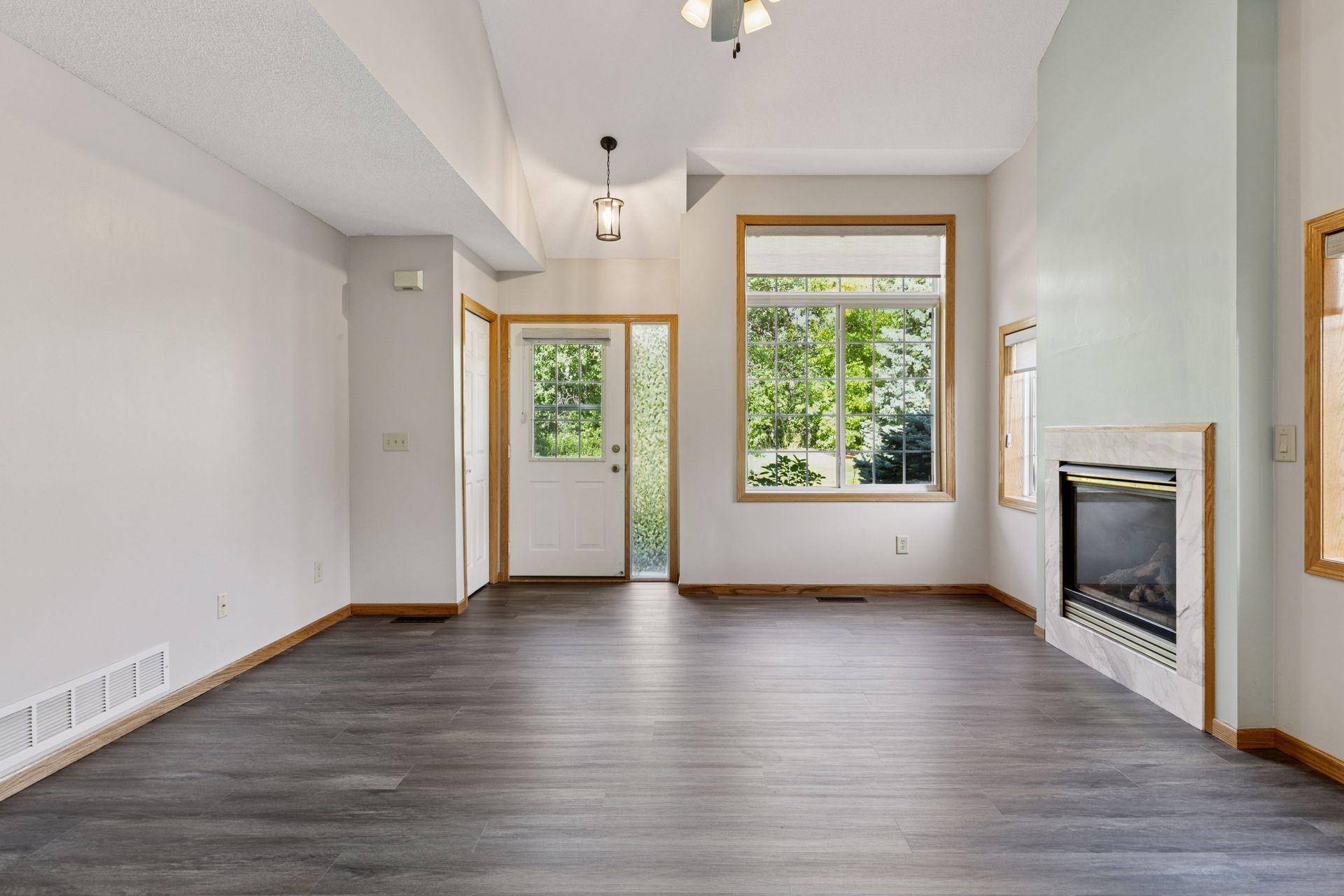 2098 Willow CIR, Centerville, MN 55038
