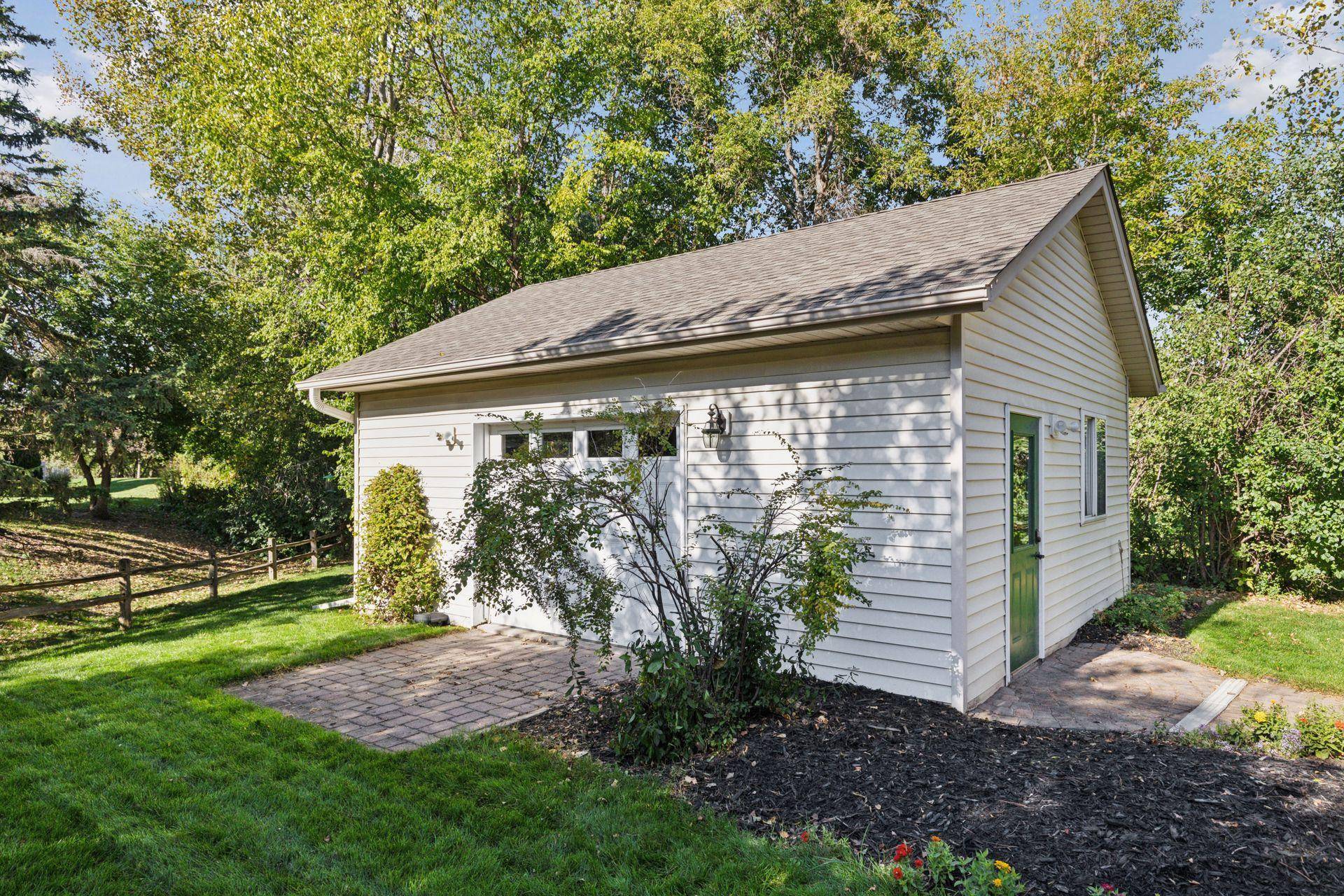 5040 127th ST W, Apple Valley, MN 55124