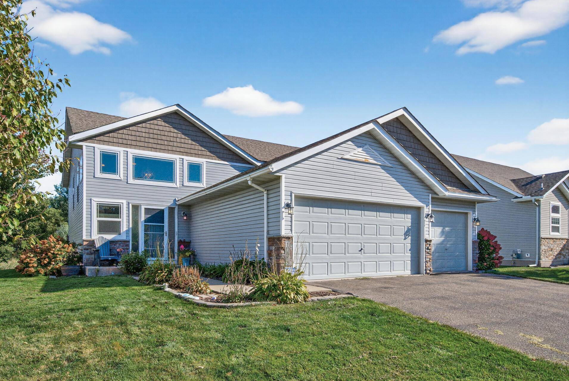 10688 51st ST NE, Albertville, MN 55301