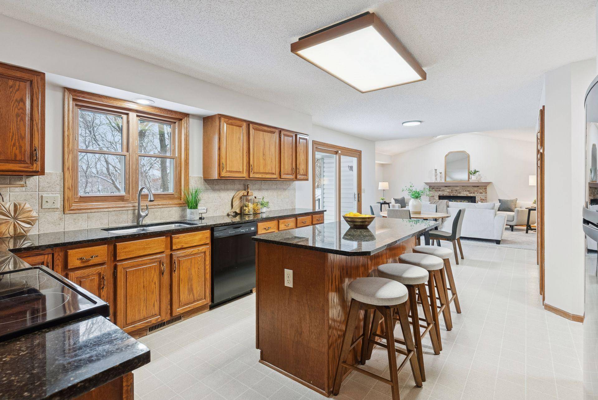 212 Interlachen RD, Burnsville, MN 55306
