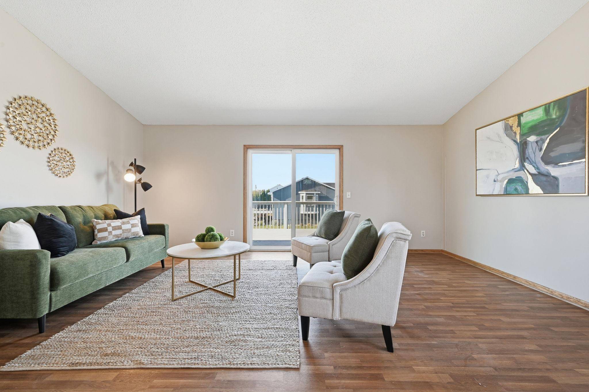 992 Farmers Ridge TRL, Belle Plaine, MN 56011