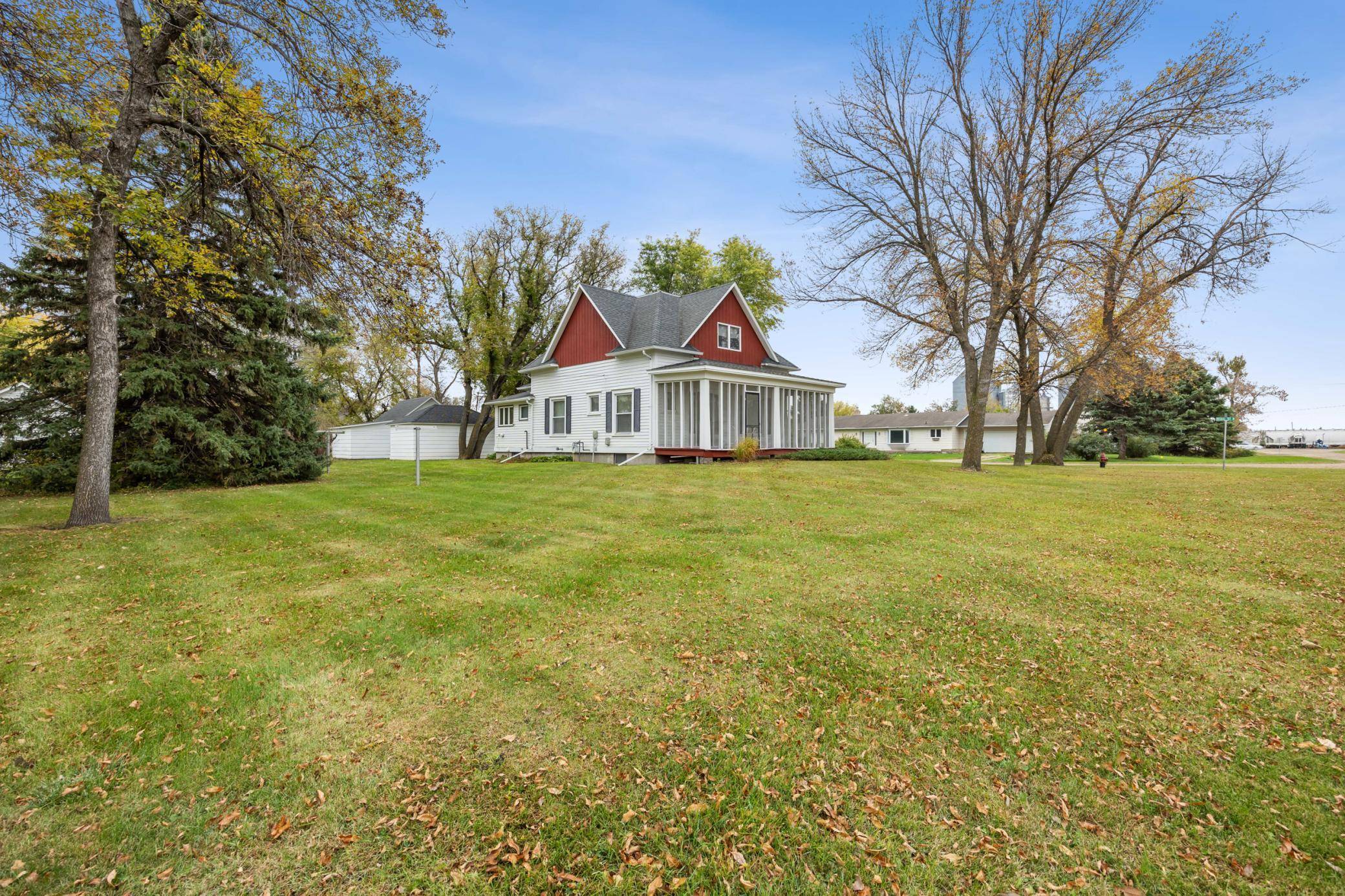 201 1st AVE E, Buffalo, ND 58011