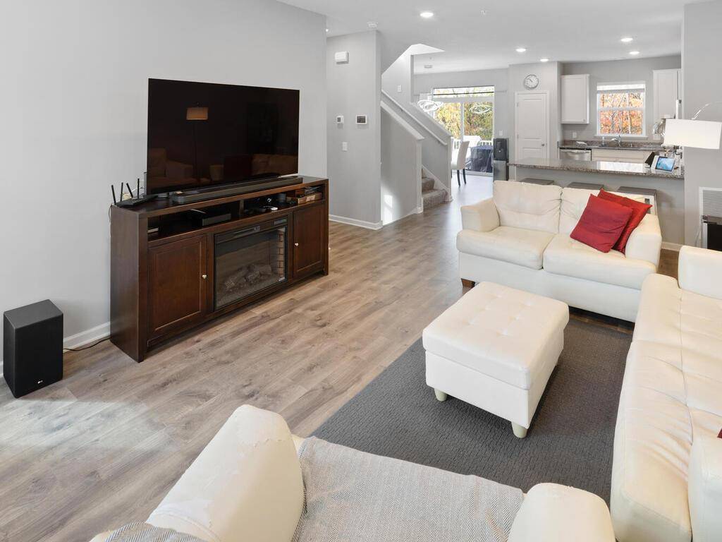 9601 Olive LN N, Maple Grove, MN 55311