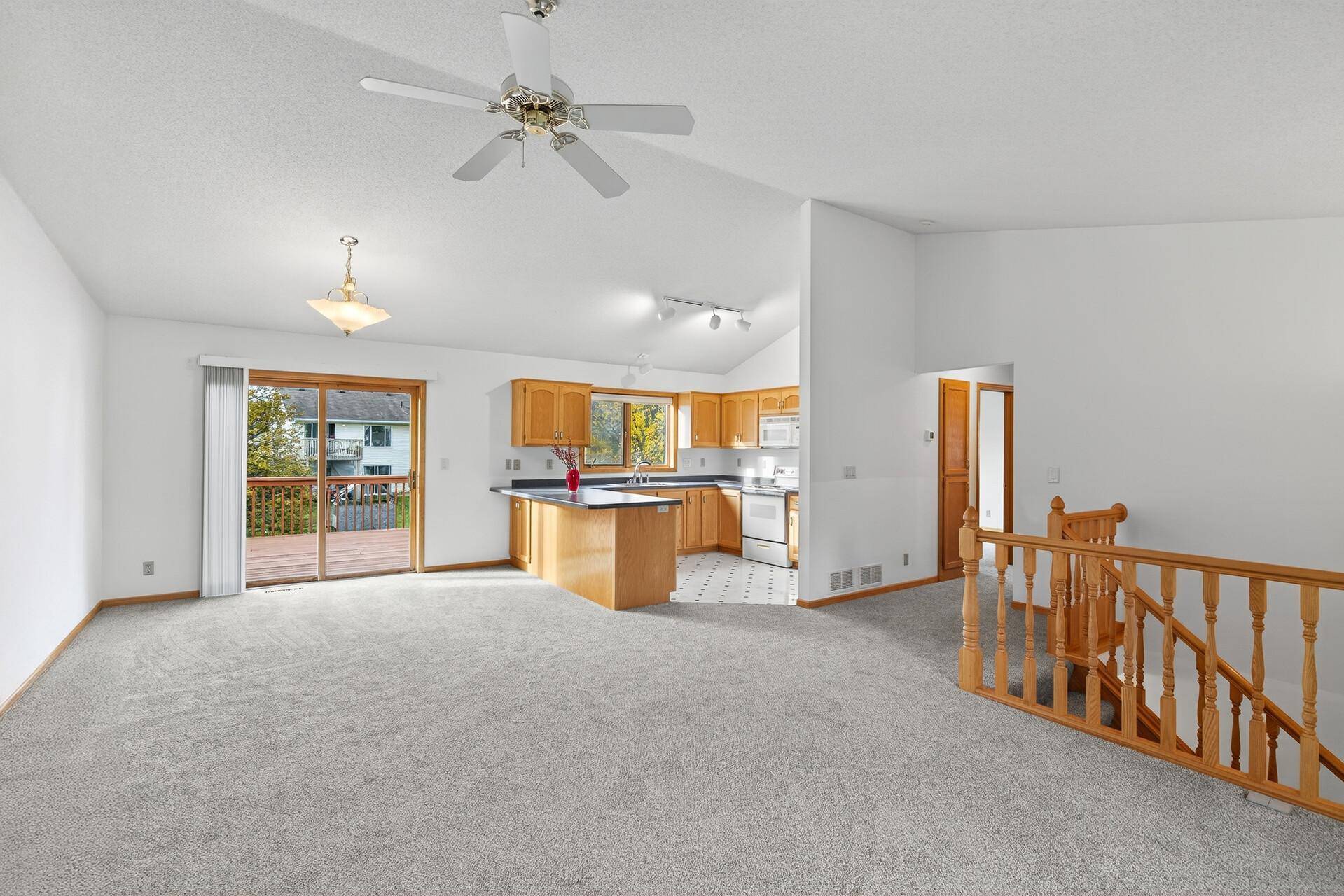14786 Hallmark DR, Apple Valley, MN 55124