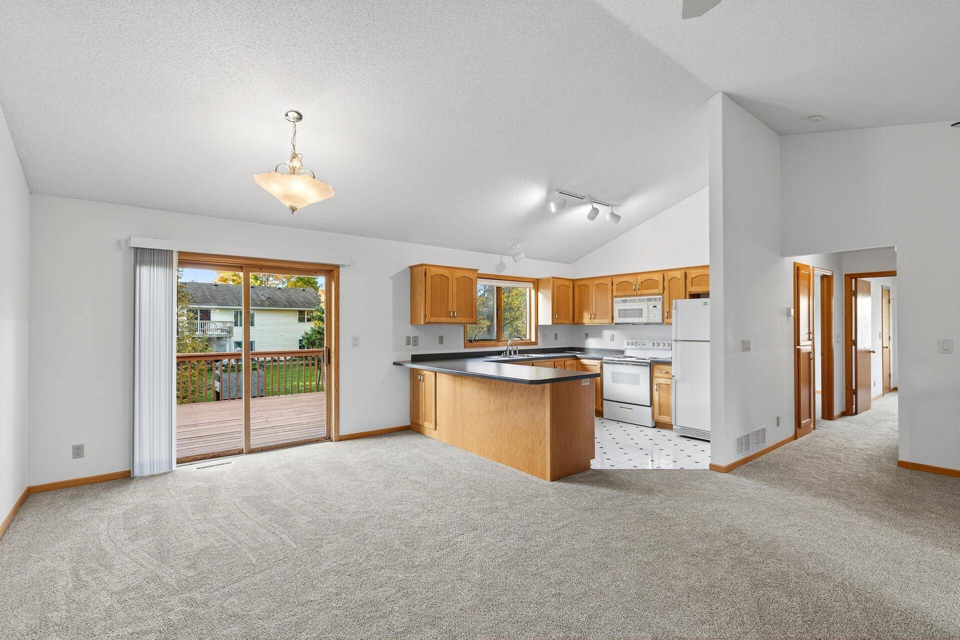14786 Hallmark DR, Apple Valley, MN 55124
