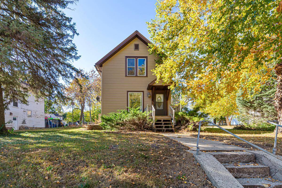235 N Seeley AVE, Dunnell, MN 56127