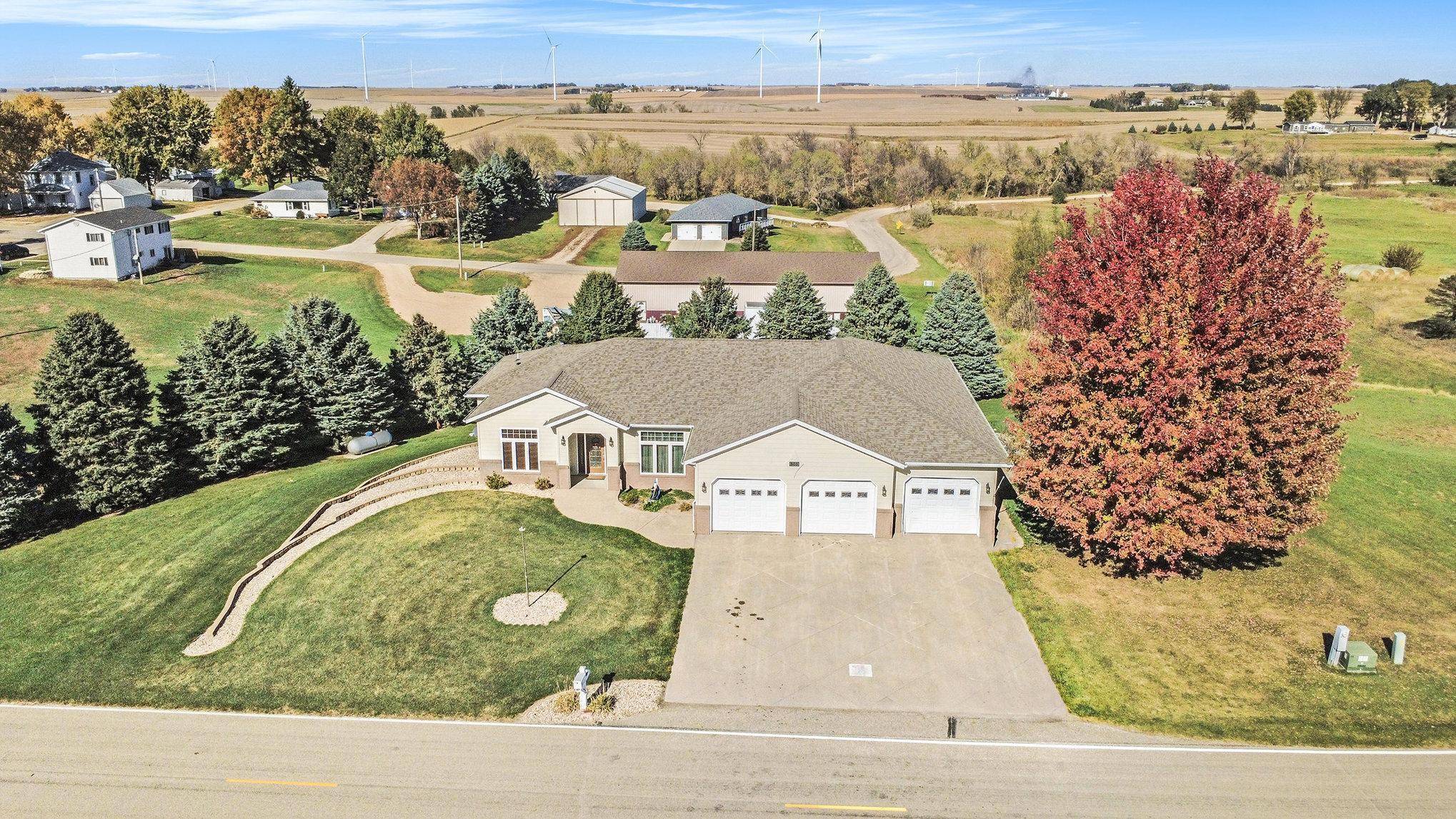 505 E 2nd AVE, Beaver Creek, MN 56116