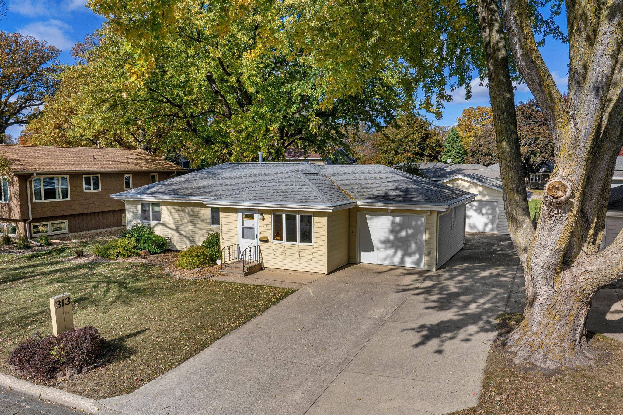 313 Glenn RD, Albert Lea, MN 56007