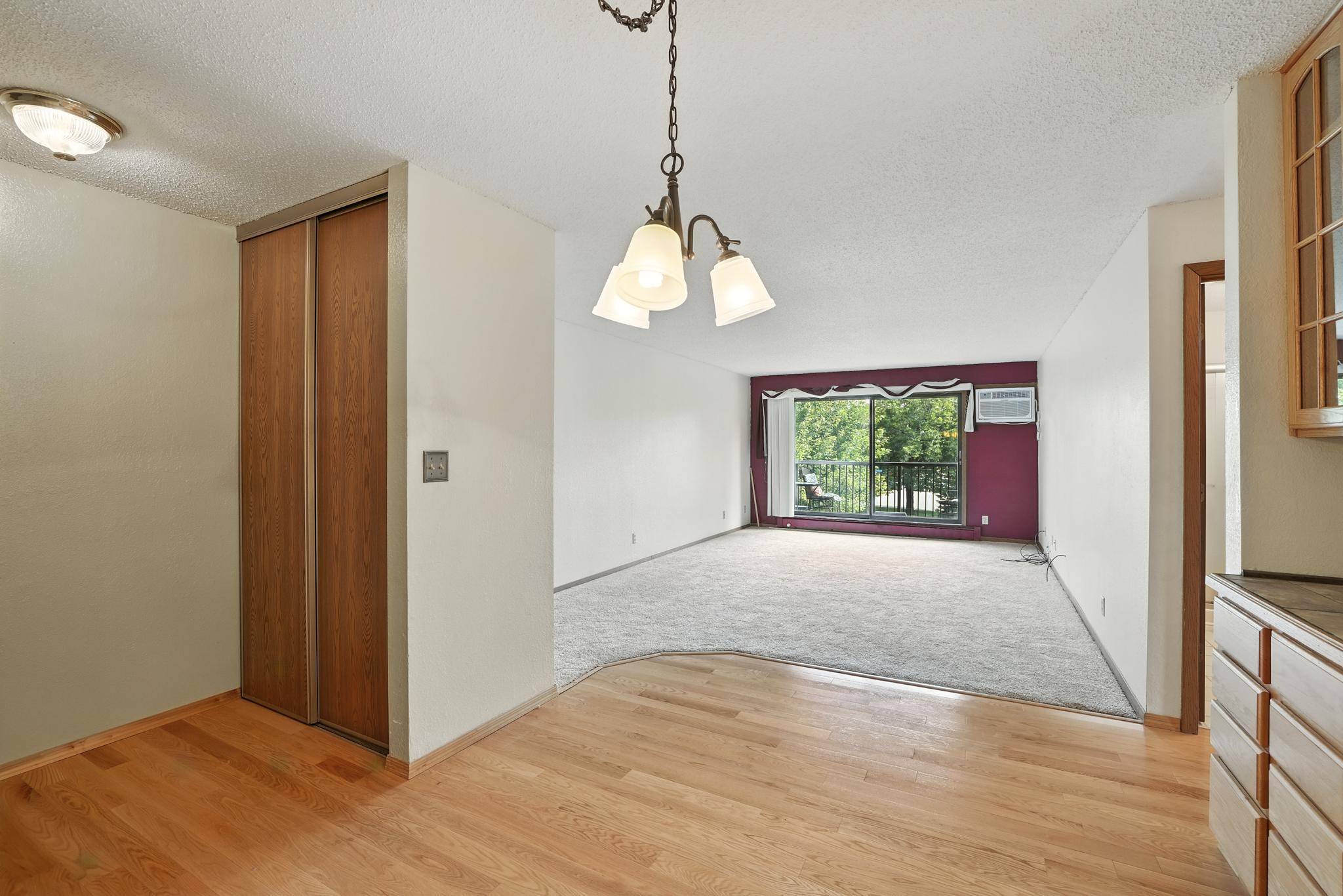 4 Pine Tree DR #233, Arden Hills, MN 55112