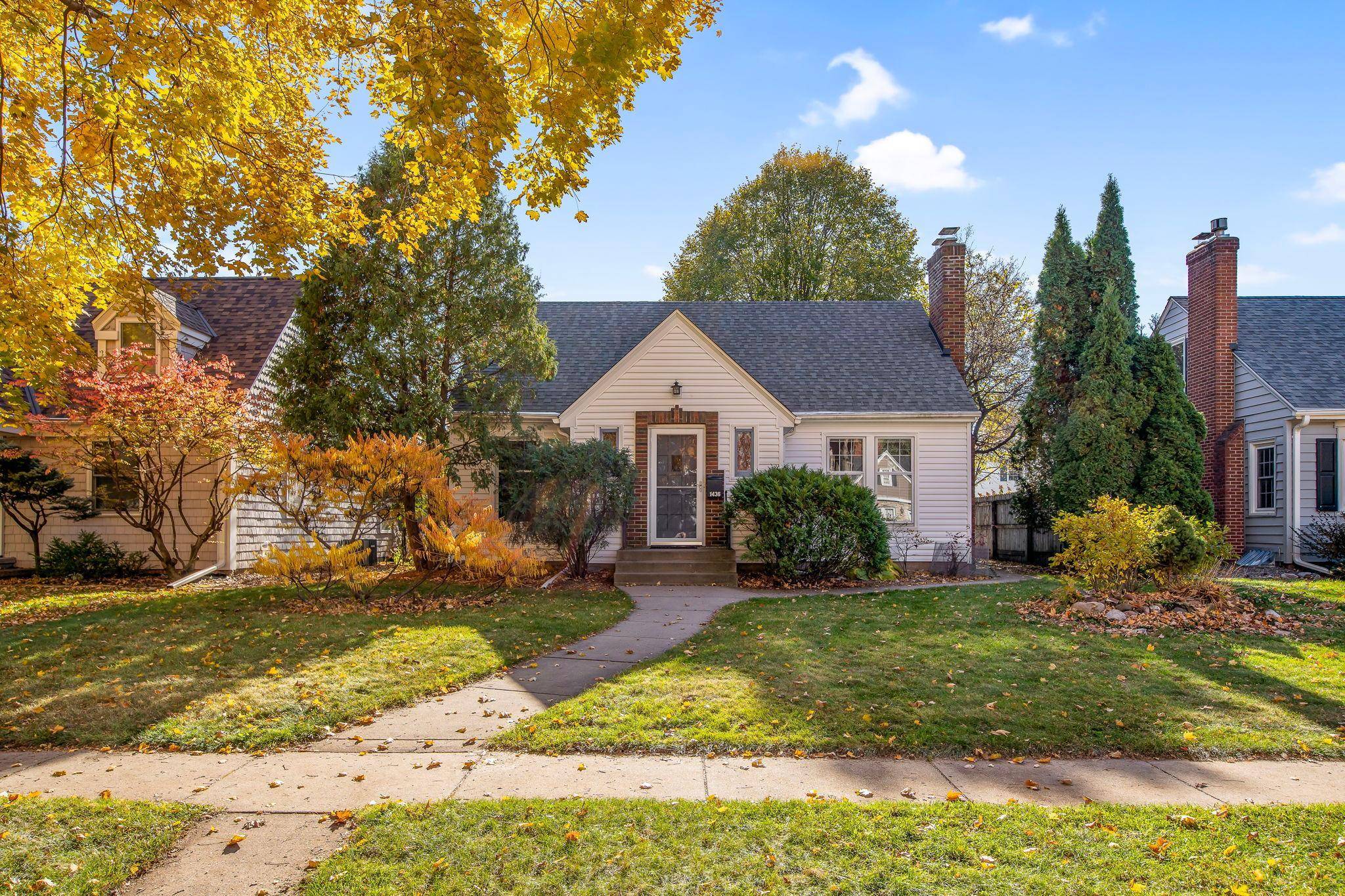1436 Idaho AVE W, Falcon Heights, MN 55108