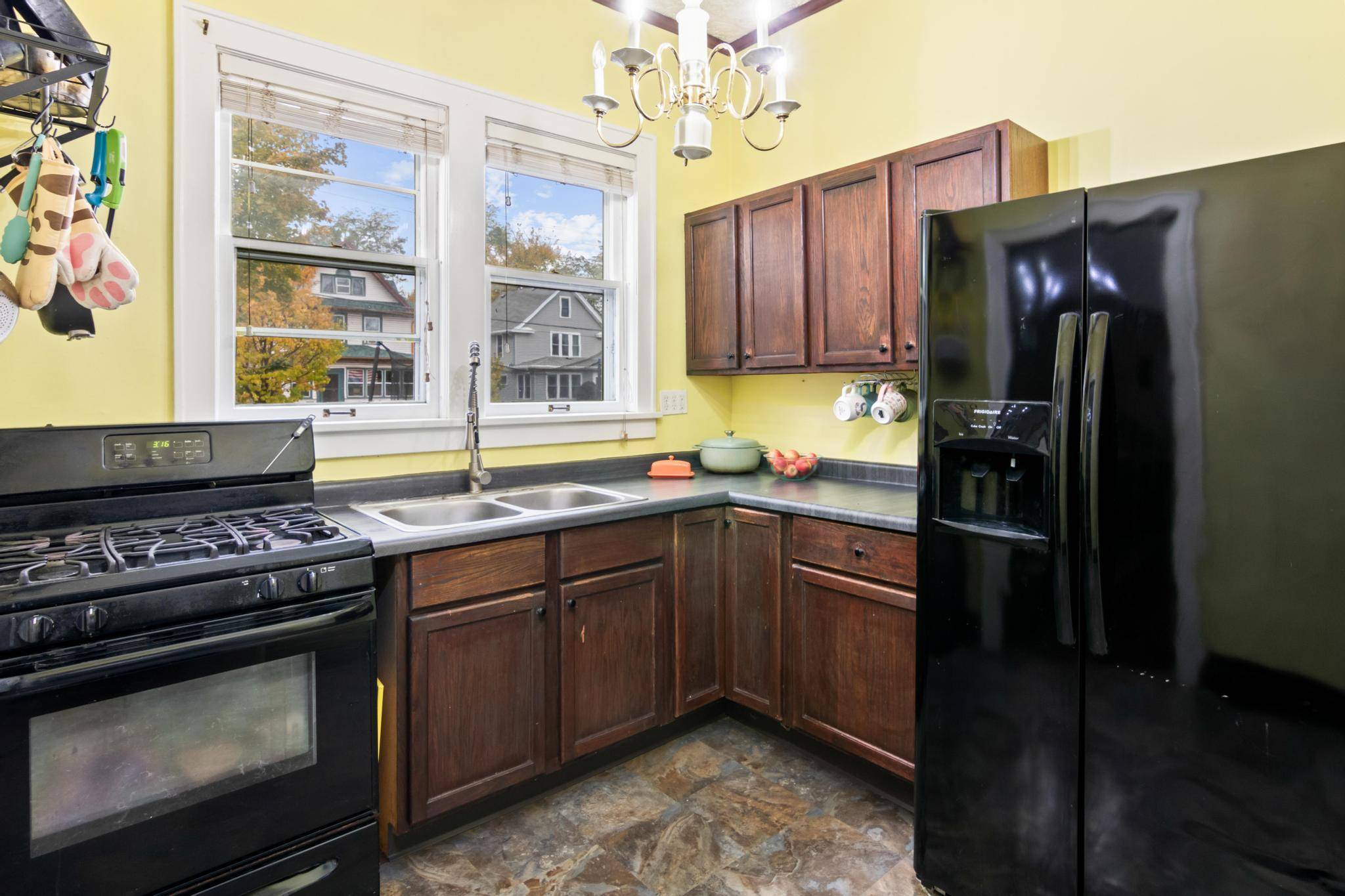 1063 Burns AVE, Saint Paul, MN 55106