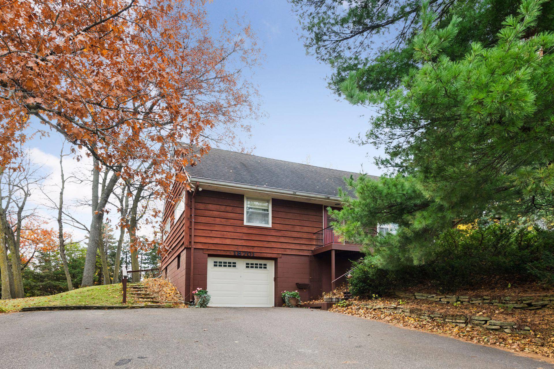 18701 South LN, Minnetonka, MN 55345