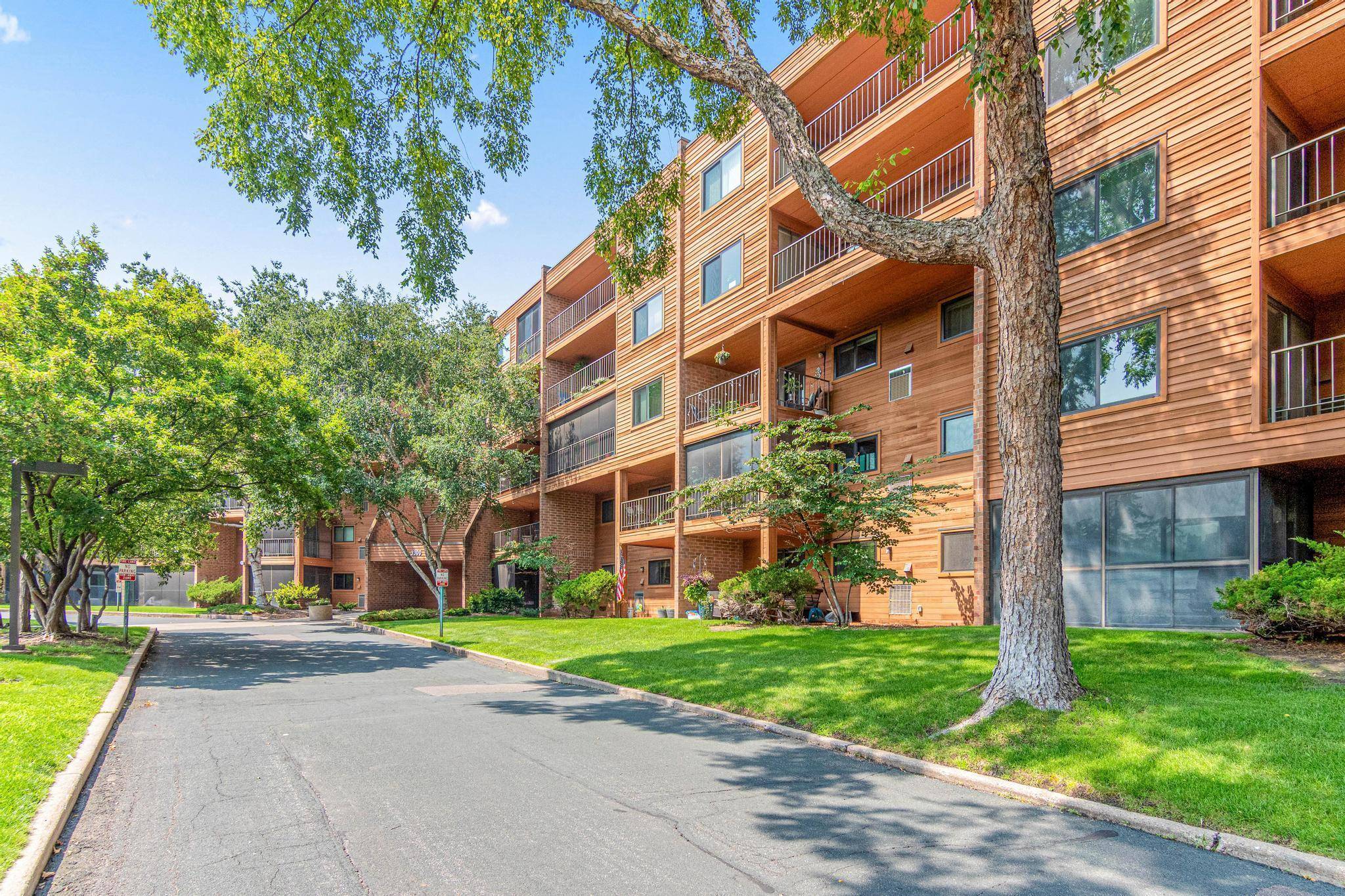 3320 Louisiana AVE S #112, Saint Louis Park, MN 55426