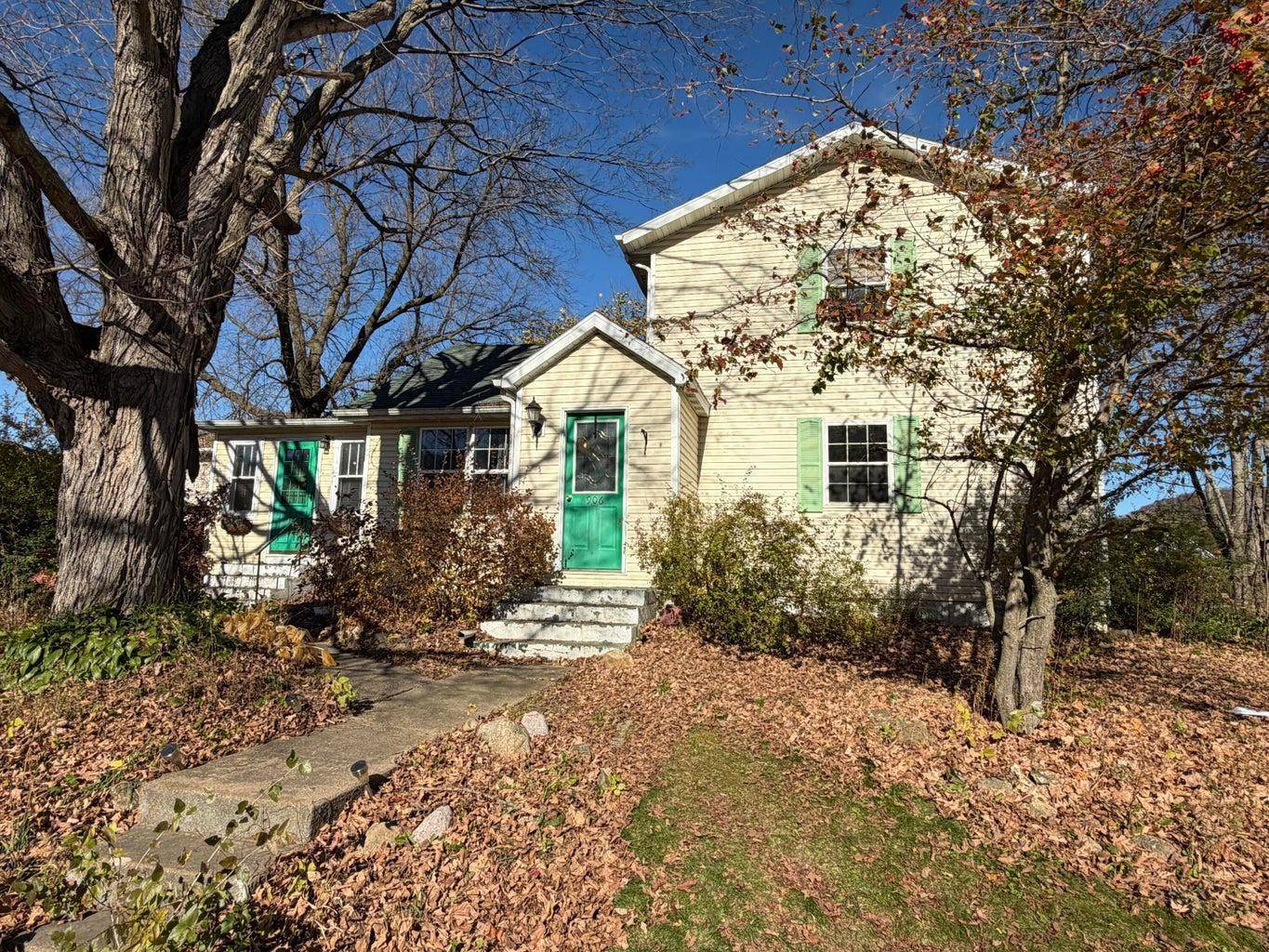 906 Ramsey ST, Brownsville, MN 55919