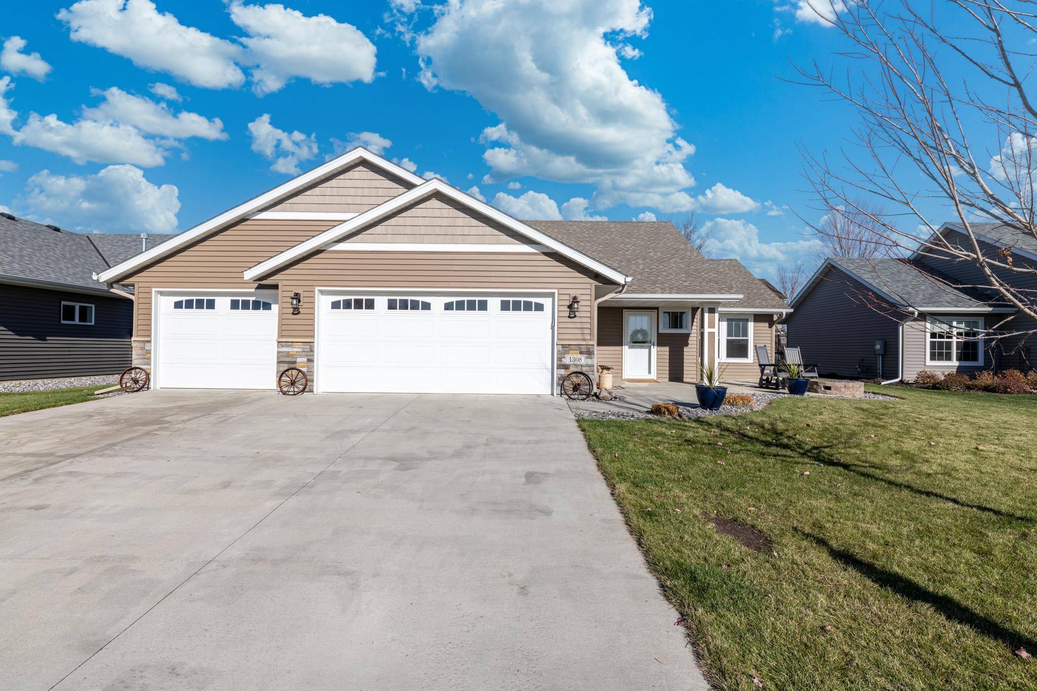1308 Linwood RD, Belle Plaine, MN 56011