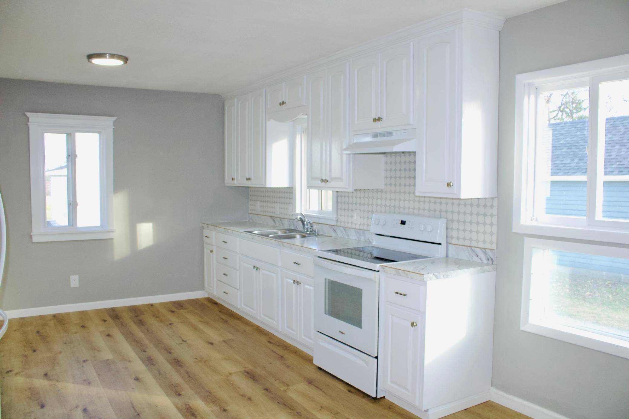 108 N Secor ST, Bricelyn, MN 56014