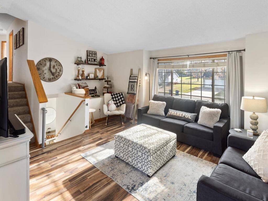 1024 E Orchard ST, Belle Plaine, MN 56011