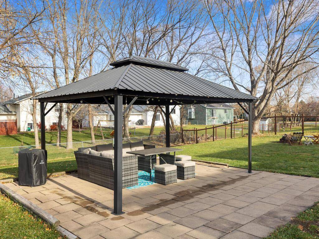 1024 E Orchard ST, Belle Plaine, MN 56011
