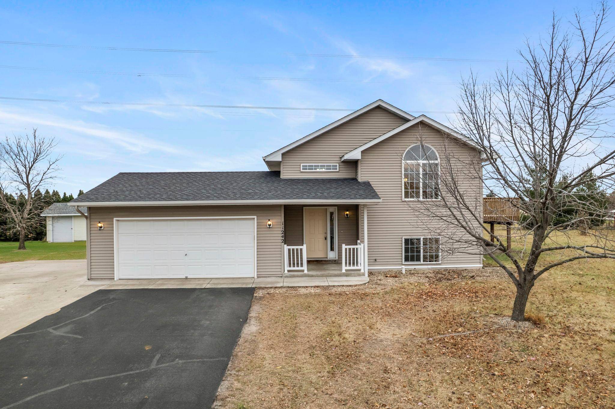 11242 Laura CIR, Becker, MN 55308