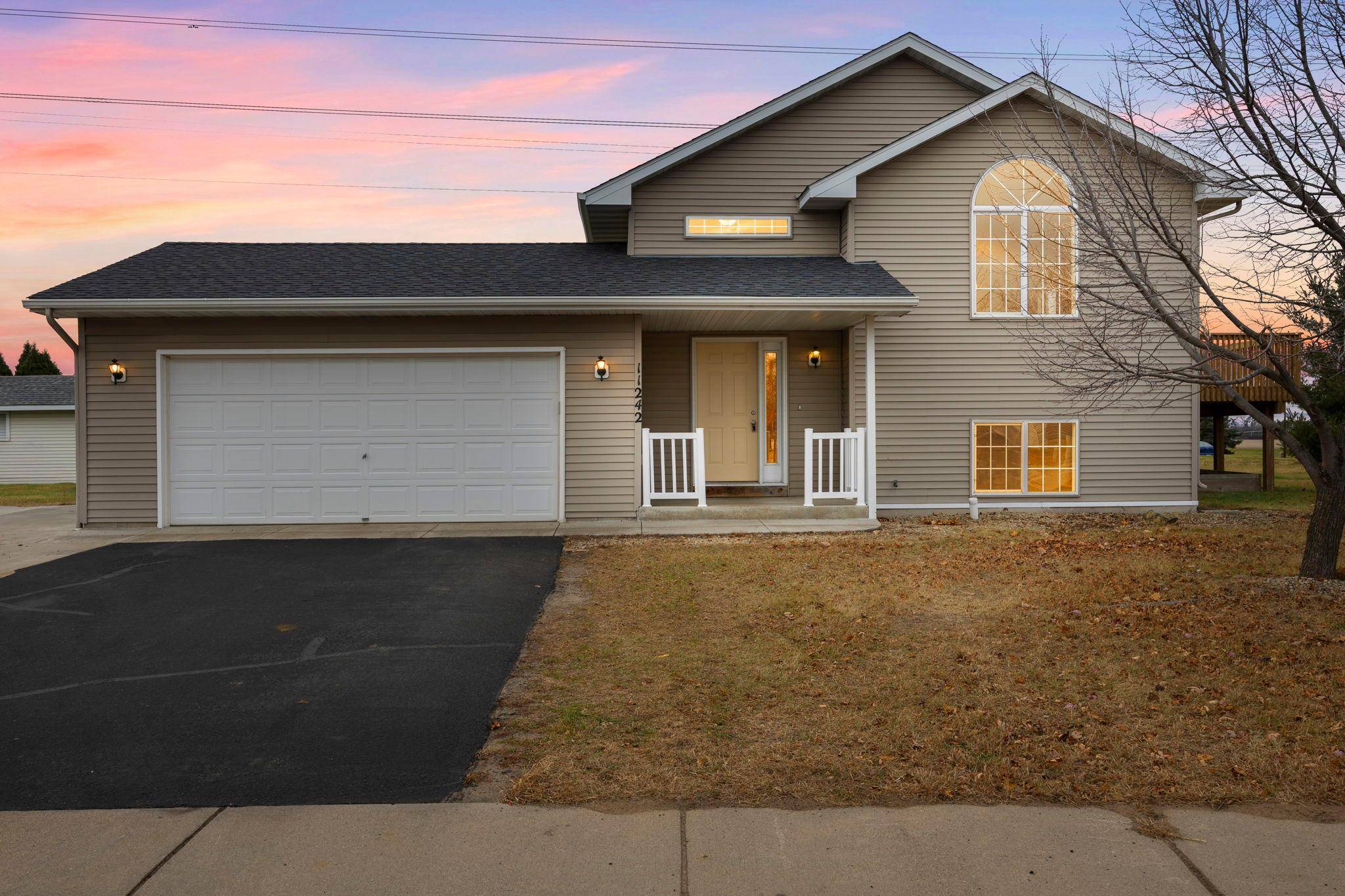 11242 Laura CIR, Becker, MN 55308