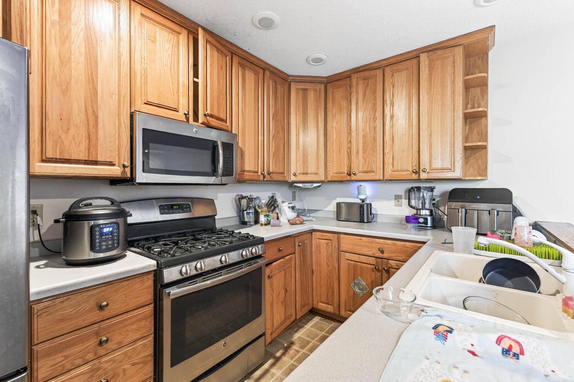 3818 W 103rd ST, Bloomington, MN 55431