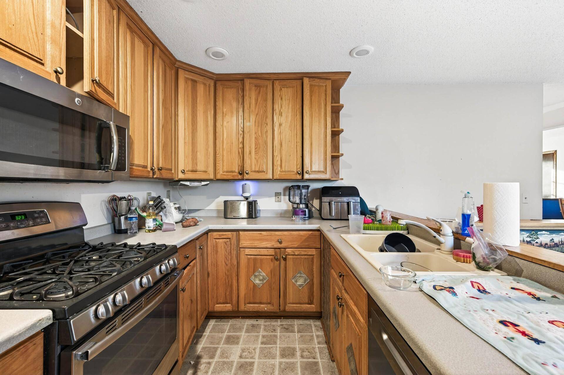 3818 W 103rd ST, Bloomington, MN 55431