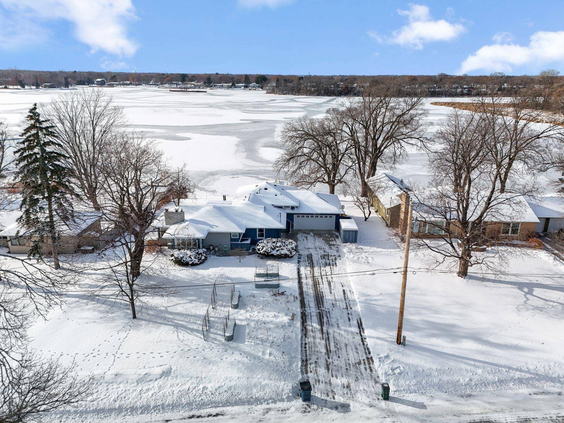 5325 Twin Lake BLVD E, Brooklyn Center, MN 55429