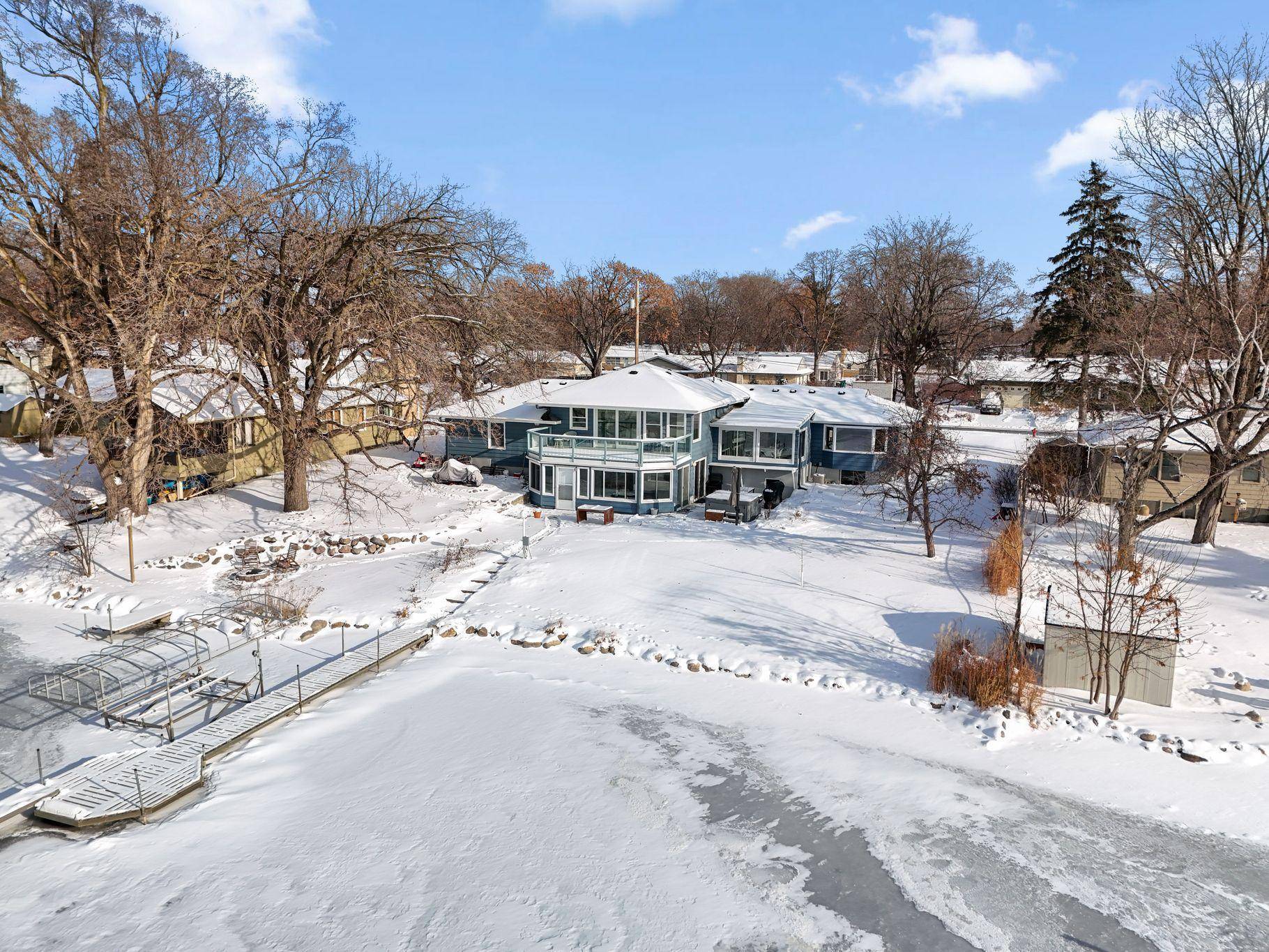 5325 Twin Lake BLVD E, Brooklyn Center, MN 55429