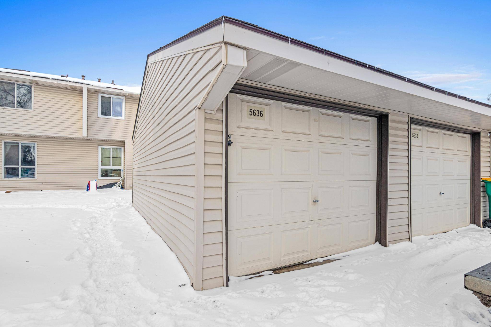 5636 Brookdale DR N, Brooklyn Park, MN 55443