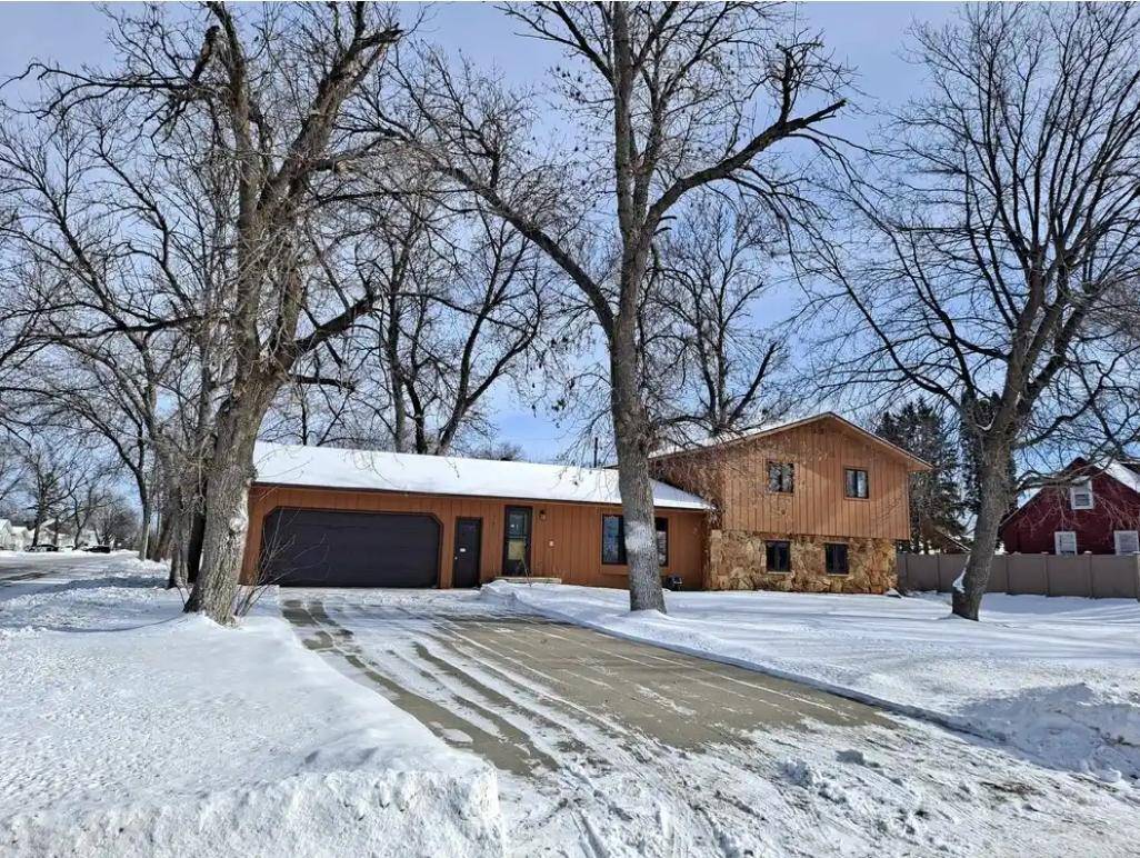 250 School AVE, Brooten, MN 56316