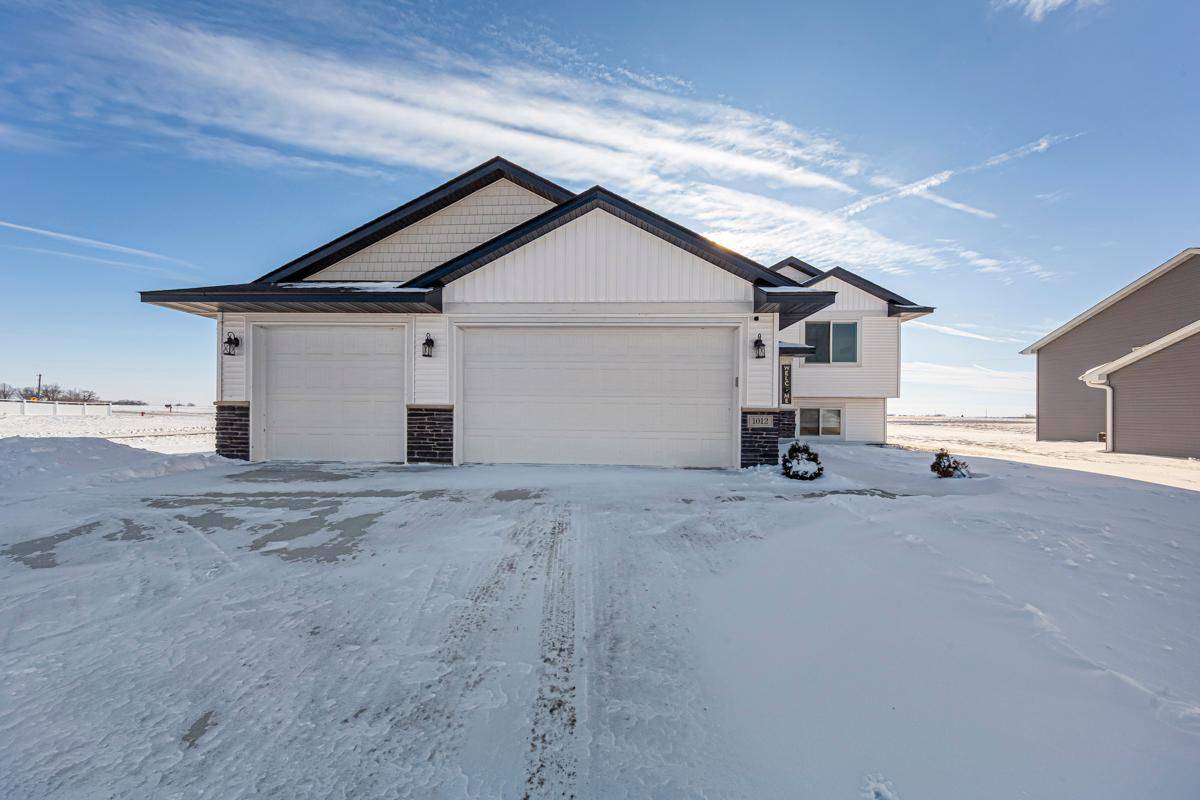 1012 Mallard LN, Belle Plaine, MN 56011