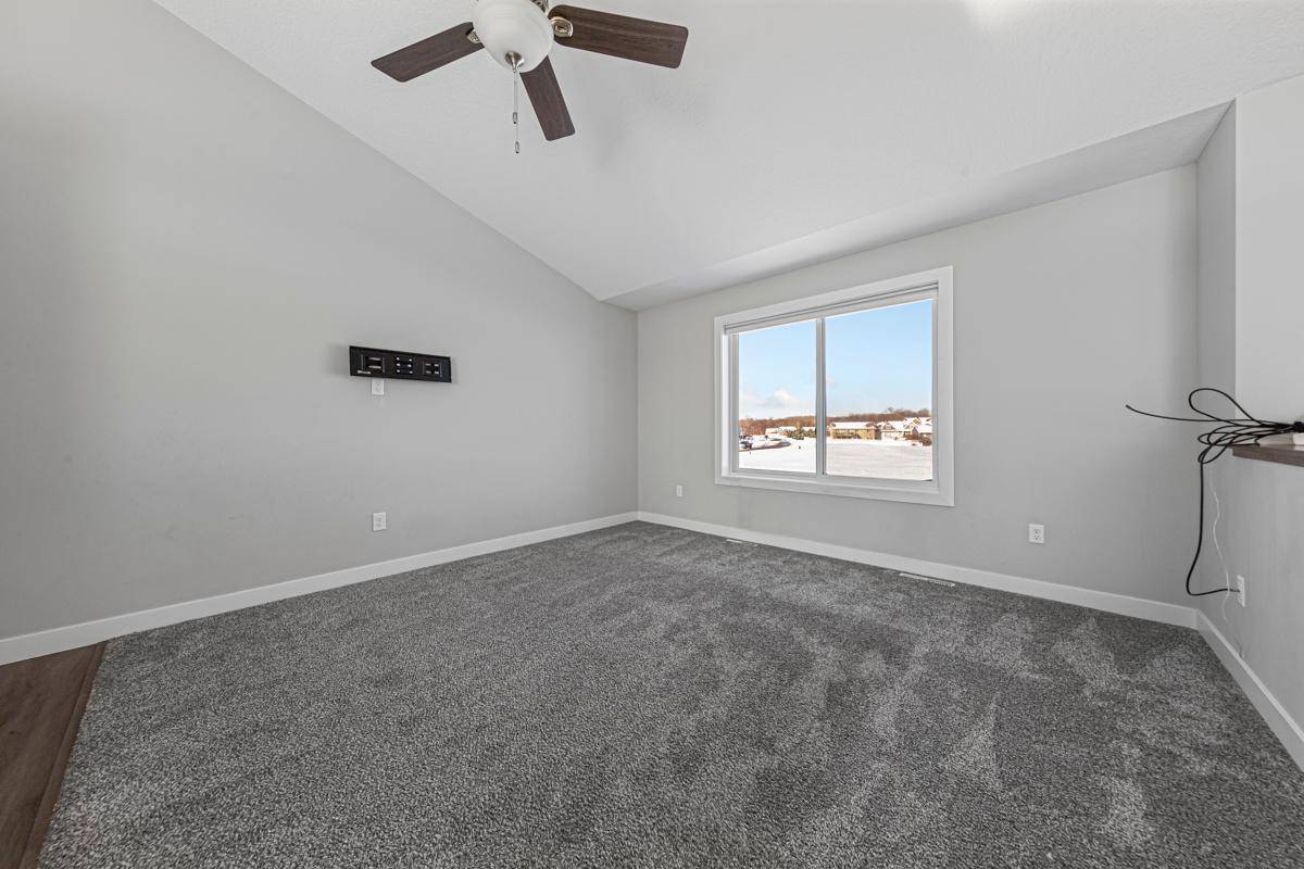 1012 Mallard LN, Belle Plaine, MN 56011