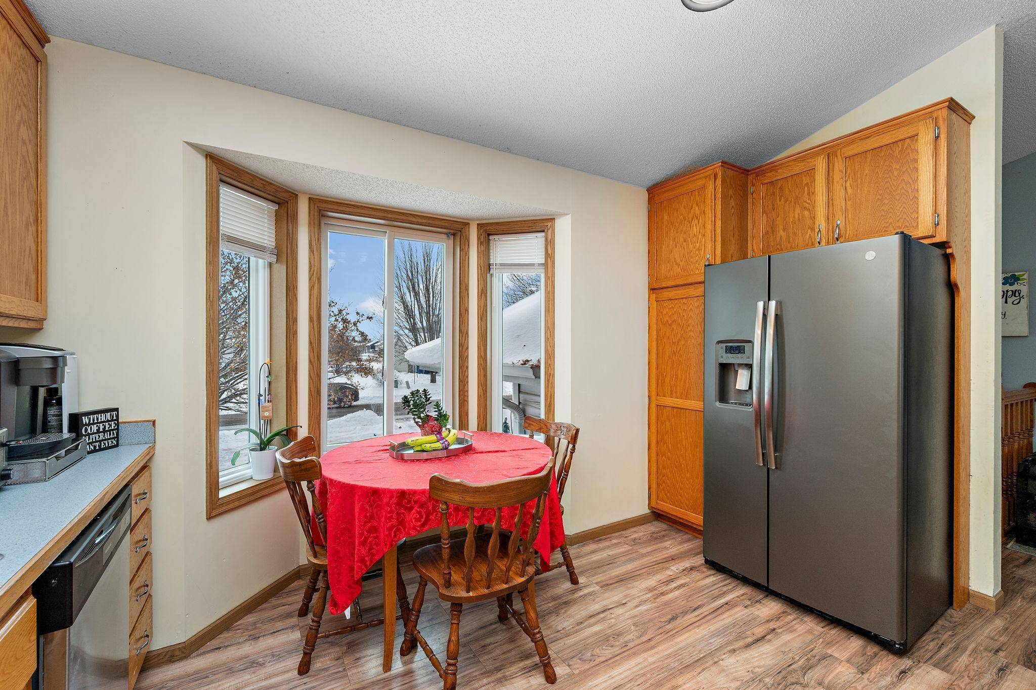 10242 52nd ST NE, Albertville, MN 55301