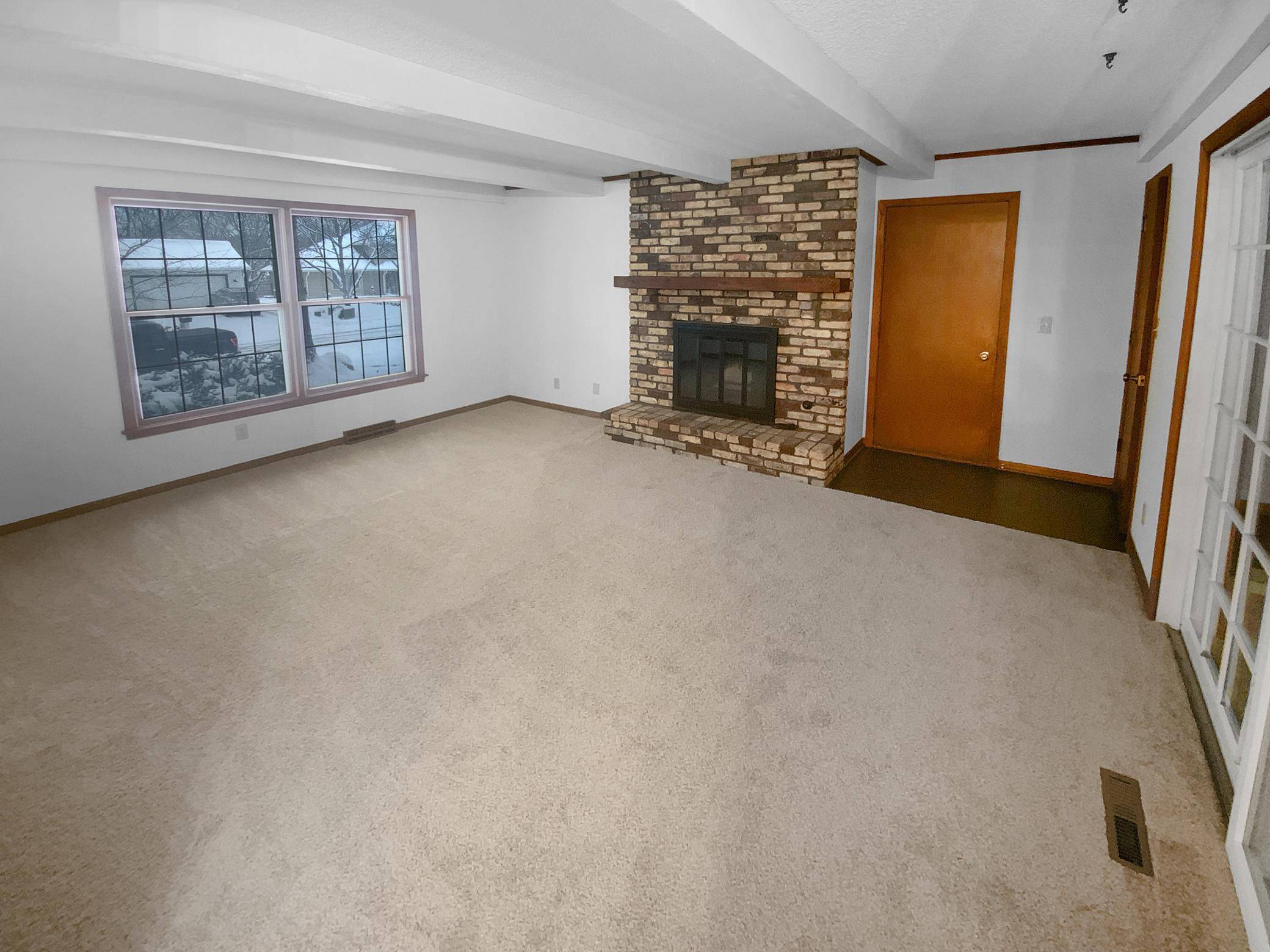 8906 138th Street CT, Apple Valley, MN 55124